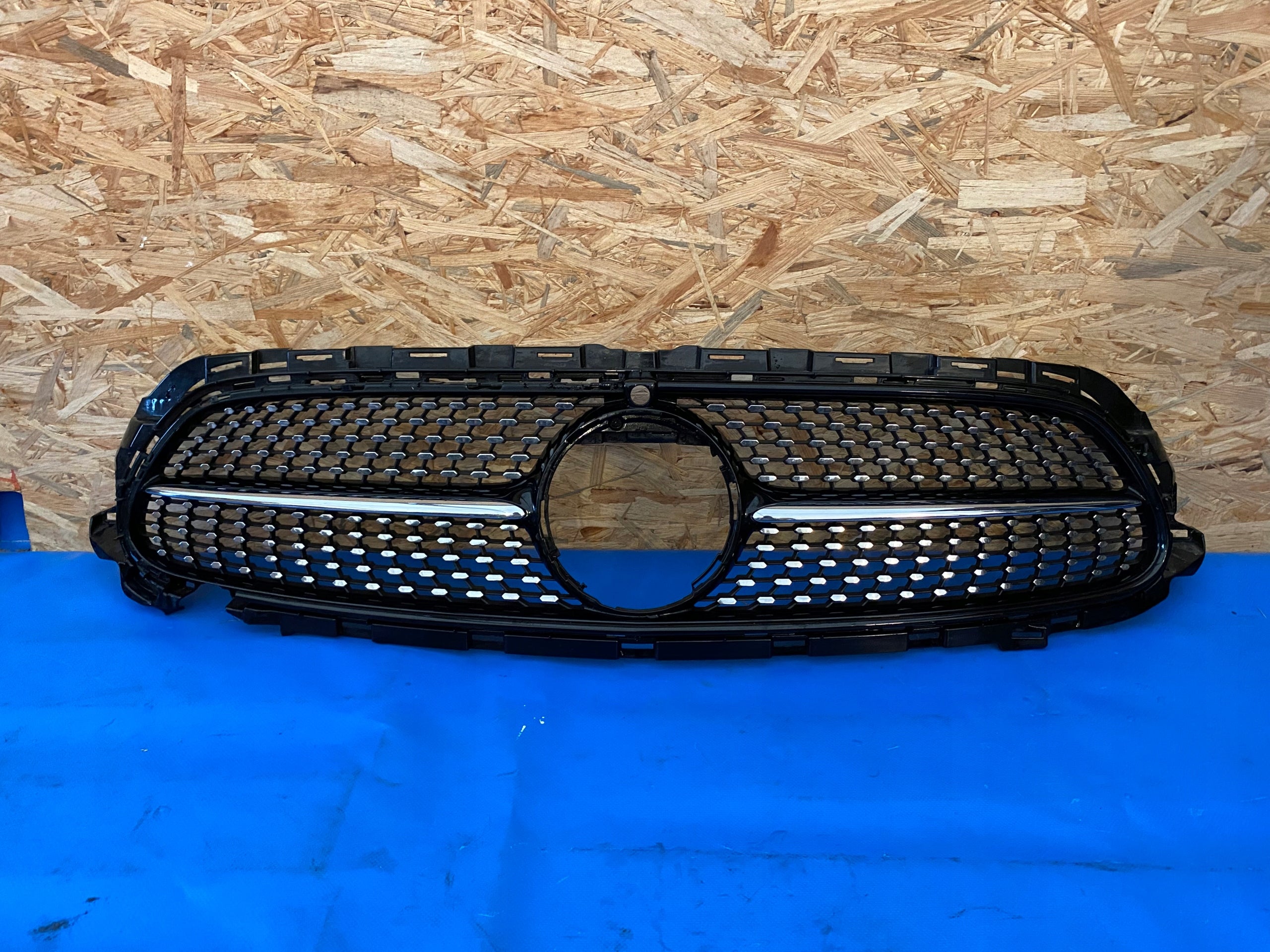 Kühlergrill Mercedes E 238 A238 FRONTGRILL A2388883100 Kühlergitter