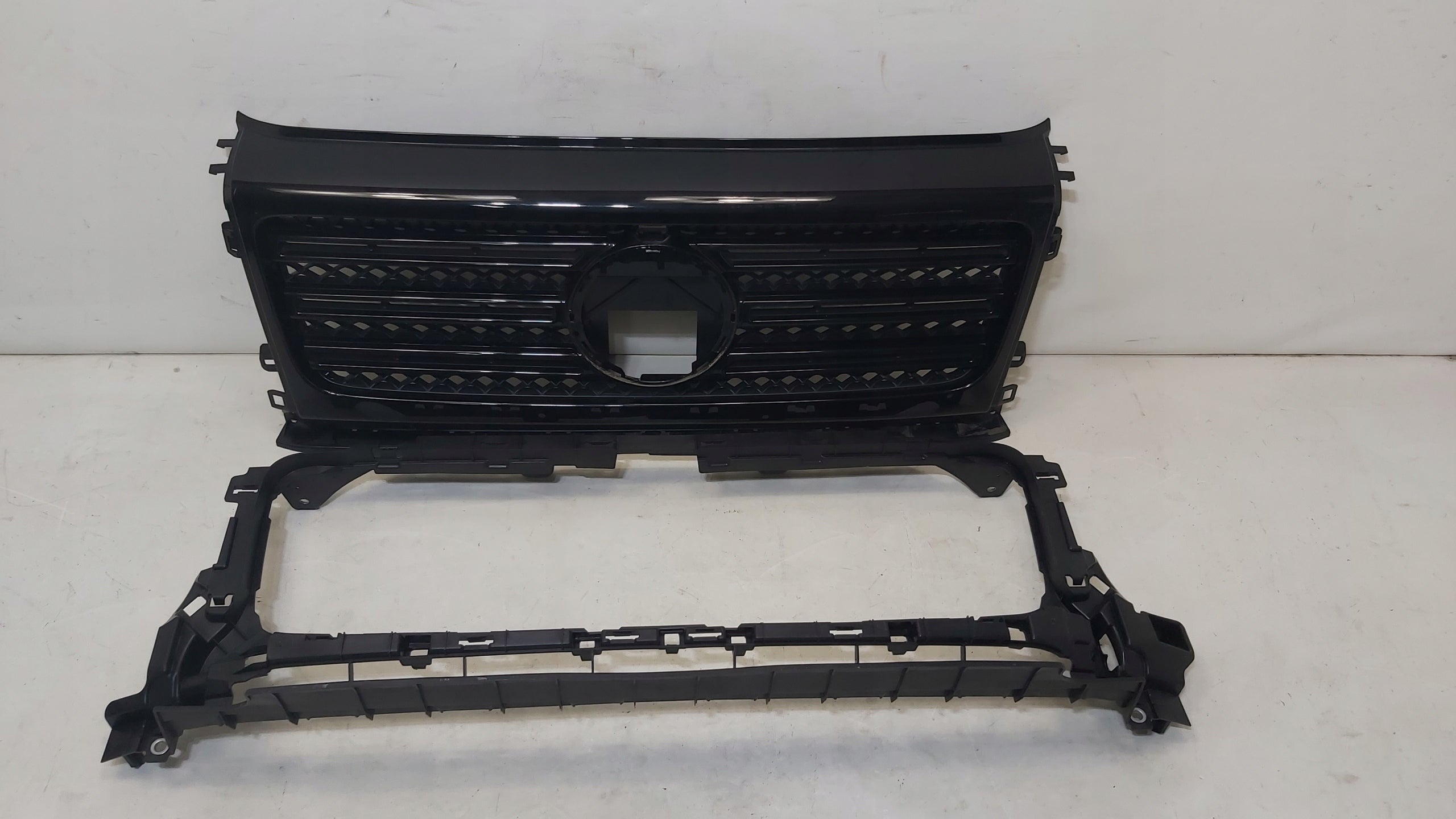  Kühlergrill Mercedes A463 FRONTGRILL A4638880300 Kühlergitter product image