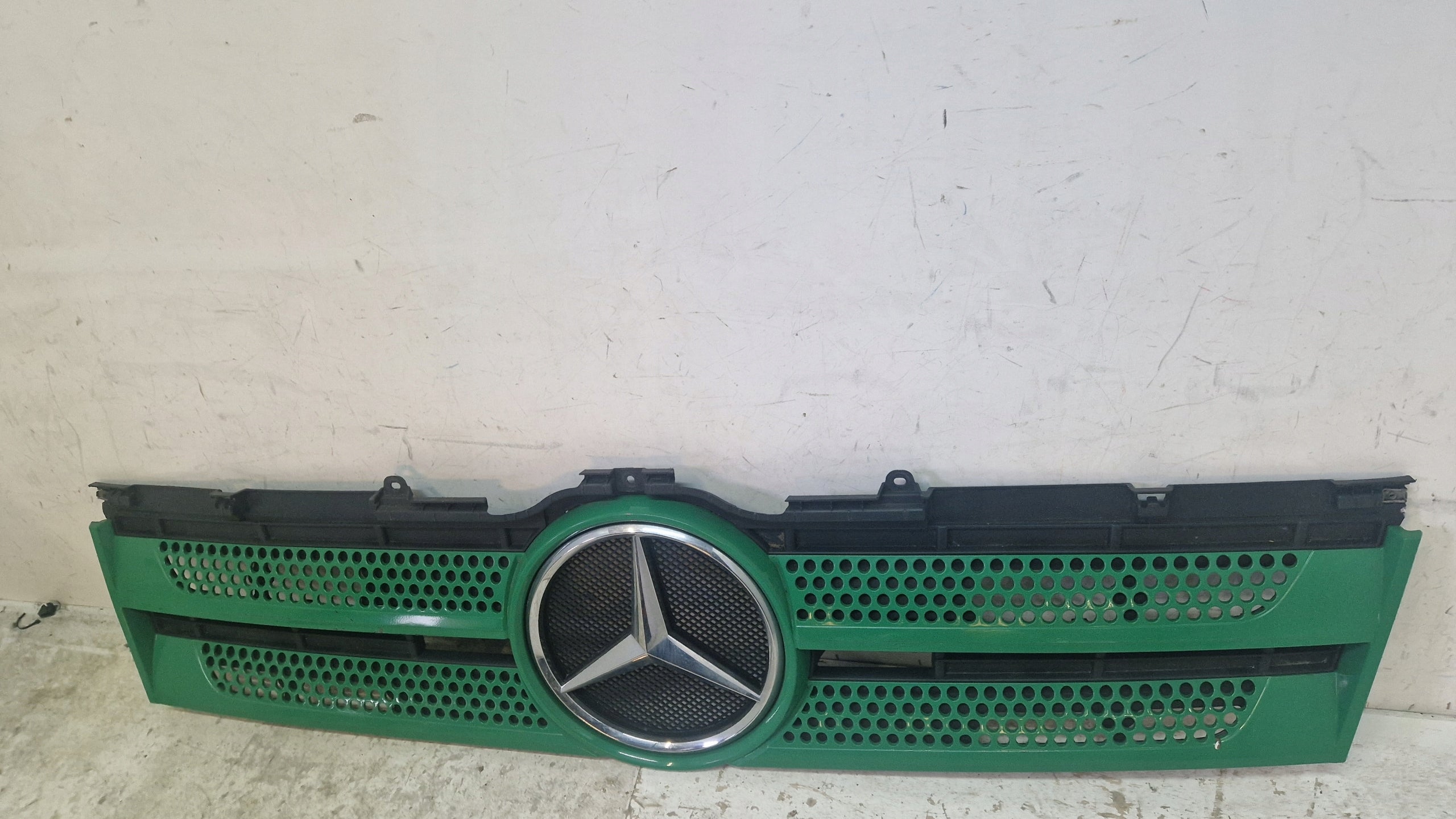 Kühlergrill Mercedes W960 W960 FRONTGRILL A9607500318 Kühlergitter