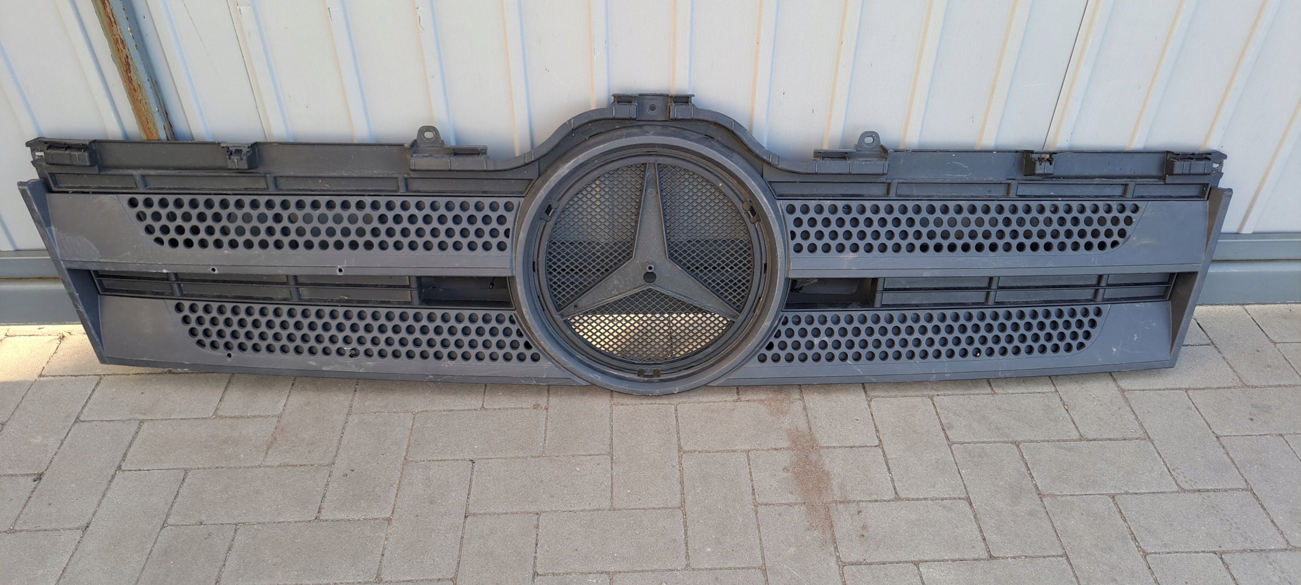 Kühlergrill Mercedes W960 FRONTGRILL A9607500618 Kühlergitter