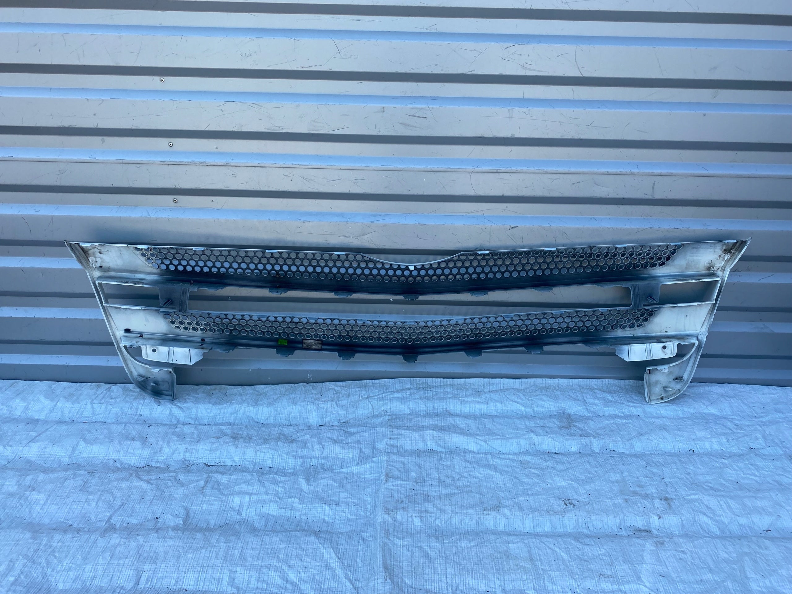 Kühlergrill Mercedes W961 FRONTGRILL A9618850053 Kühlergitter