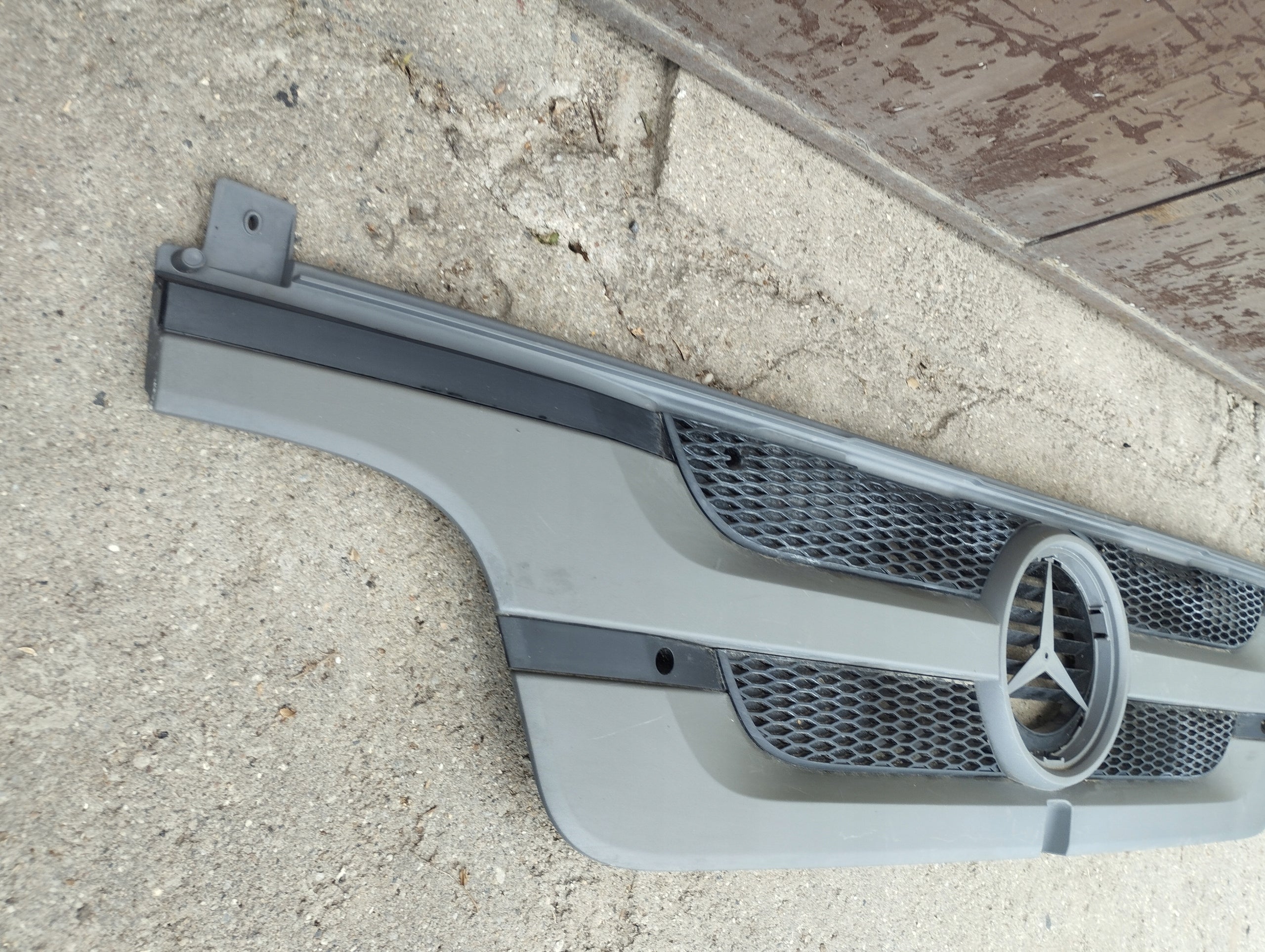 Kühlergrill Mercedes W972 FRONTGRILL A9728880023 Kühlergitter