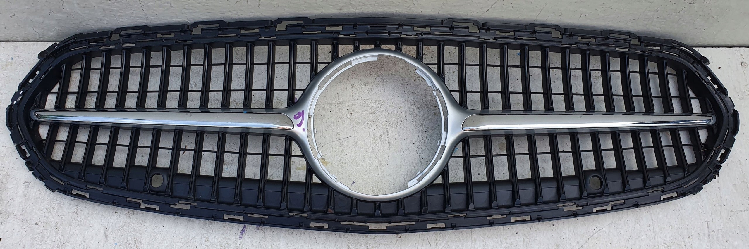 Kühlergrill Mercedes W206 FRONTGRILL A2068883800 Kühlergitter