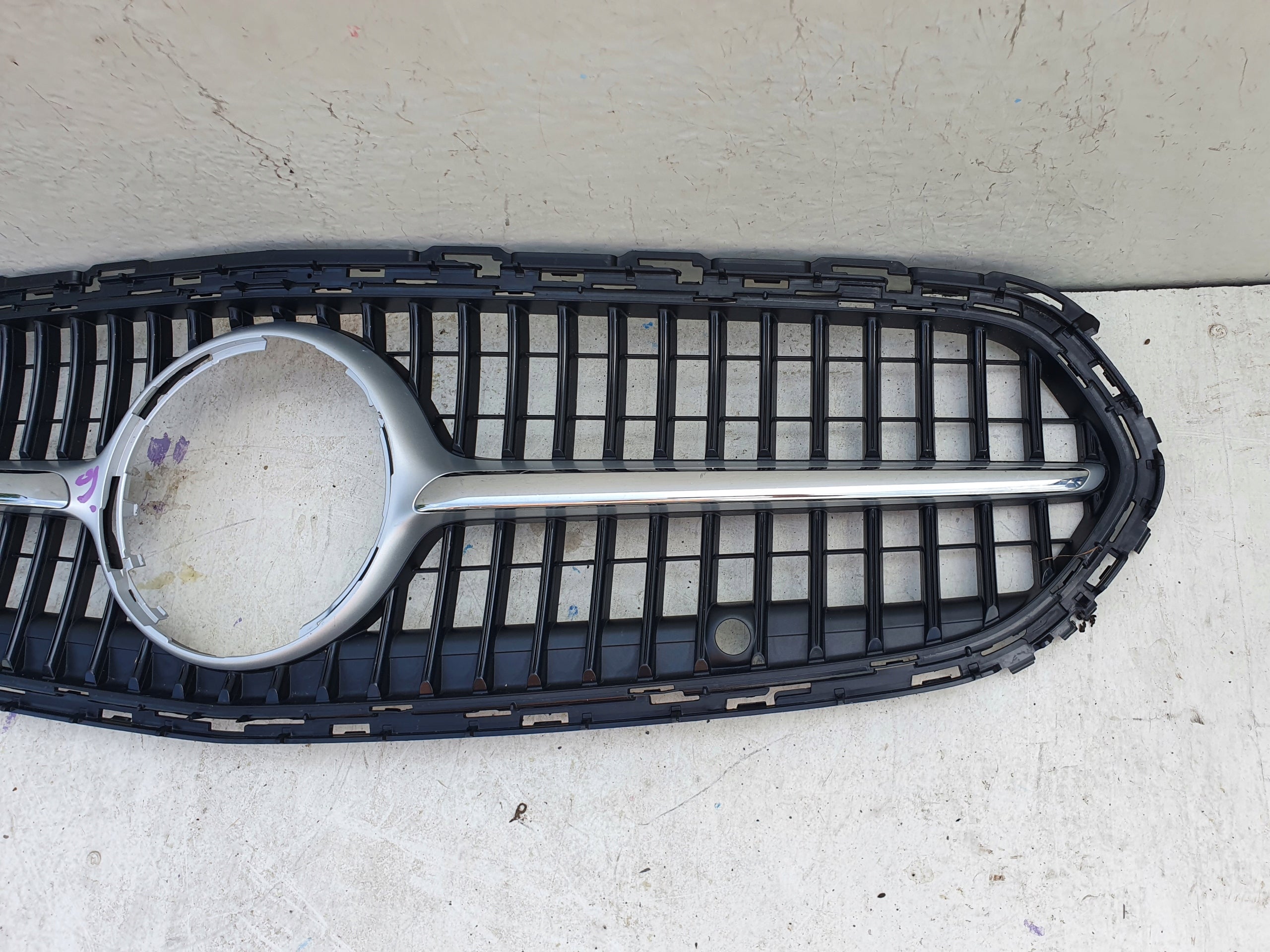 Kühlergrill Mercedes W206 FRONTGRILL A2068883800 Kühlergitter