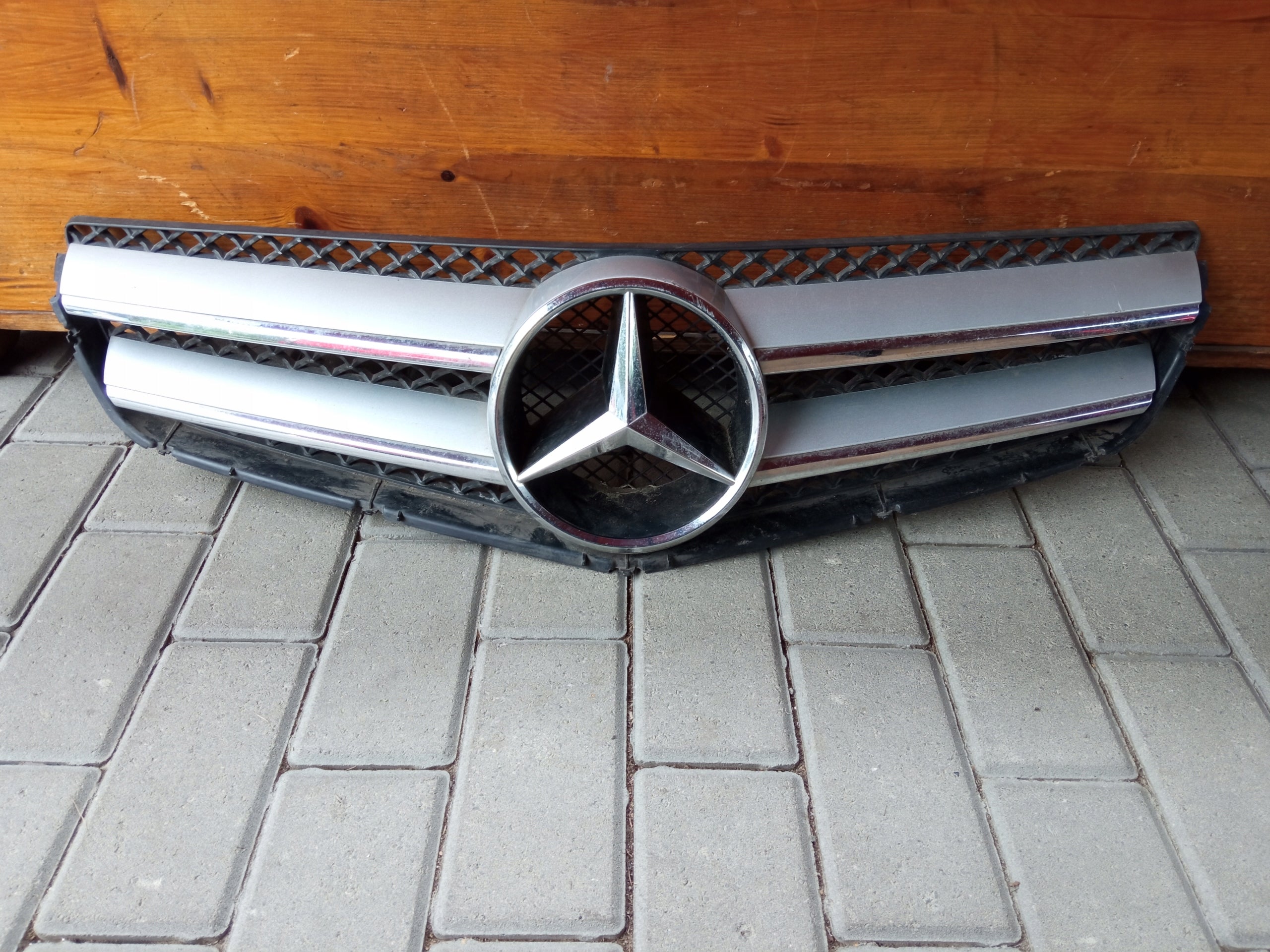  Kühlergrill Mercedes W207 FRONTGRILL A2078880283 Kühlergitter product image