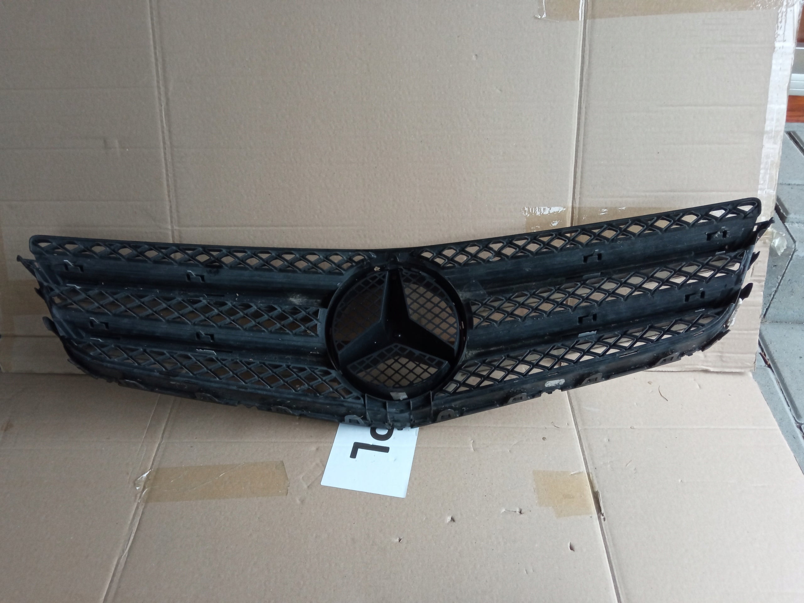 Kühlergrill Mercedes W207 FRONTGRILL A2078880283 Kühlergitter