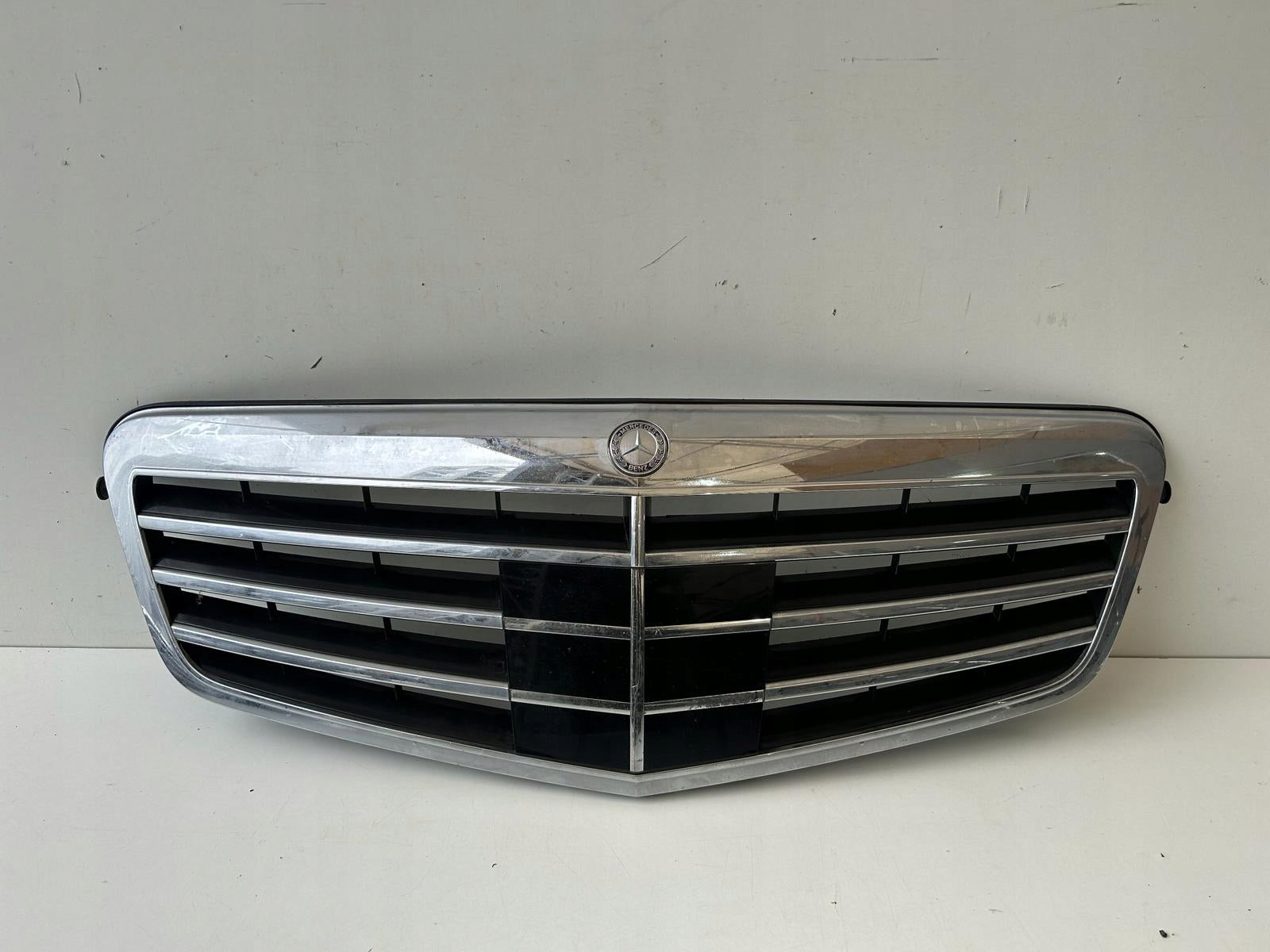  Grille de radiateur Mercedes E 212 FRONTGRILL A2128870011 Grille de radiateur  product image