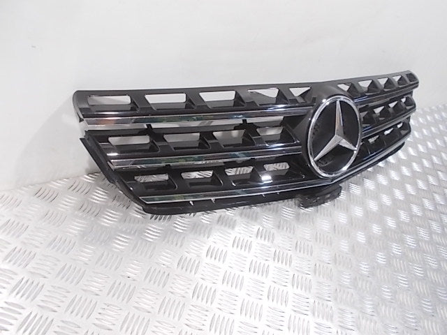 Kühlergrill Mercedes W166 W166 FRONTGRILL A1668801085 Kühlergitter