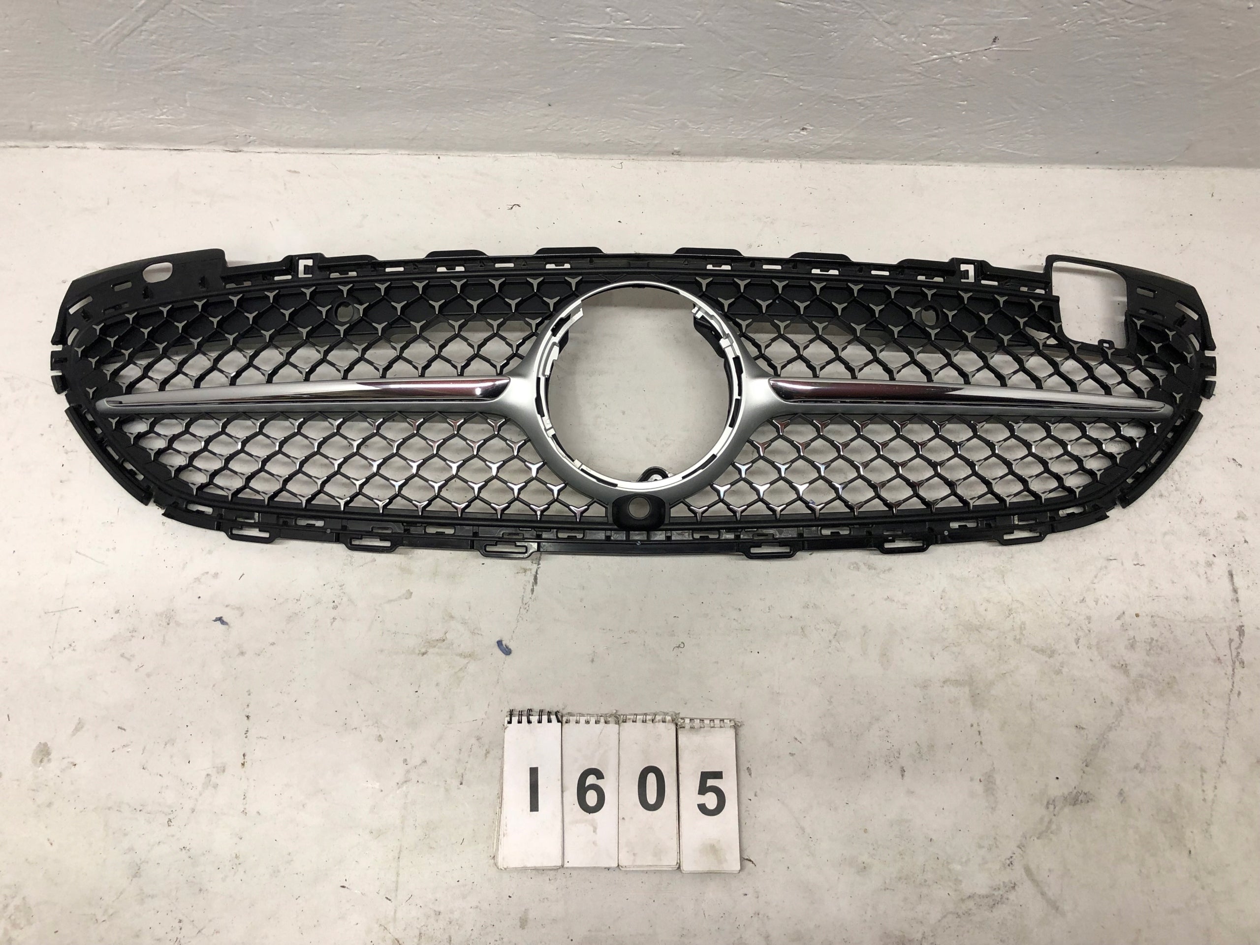 Radiator grille Mercedes A206 FRONT GRILL A2068882100 Radiator grille 