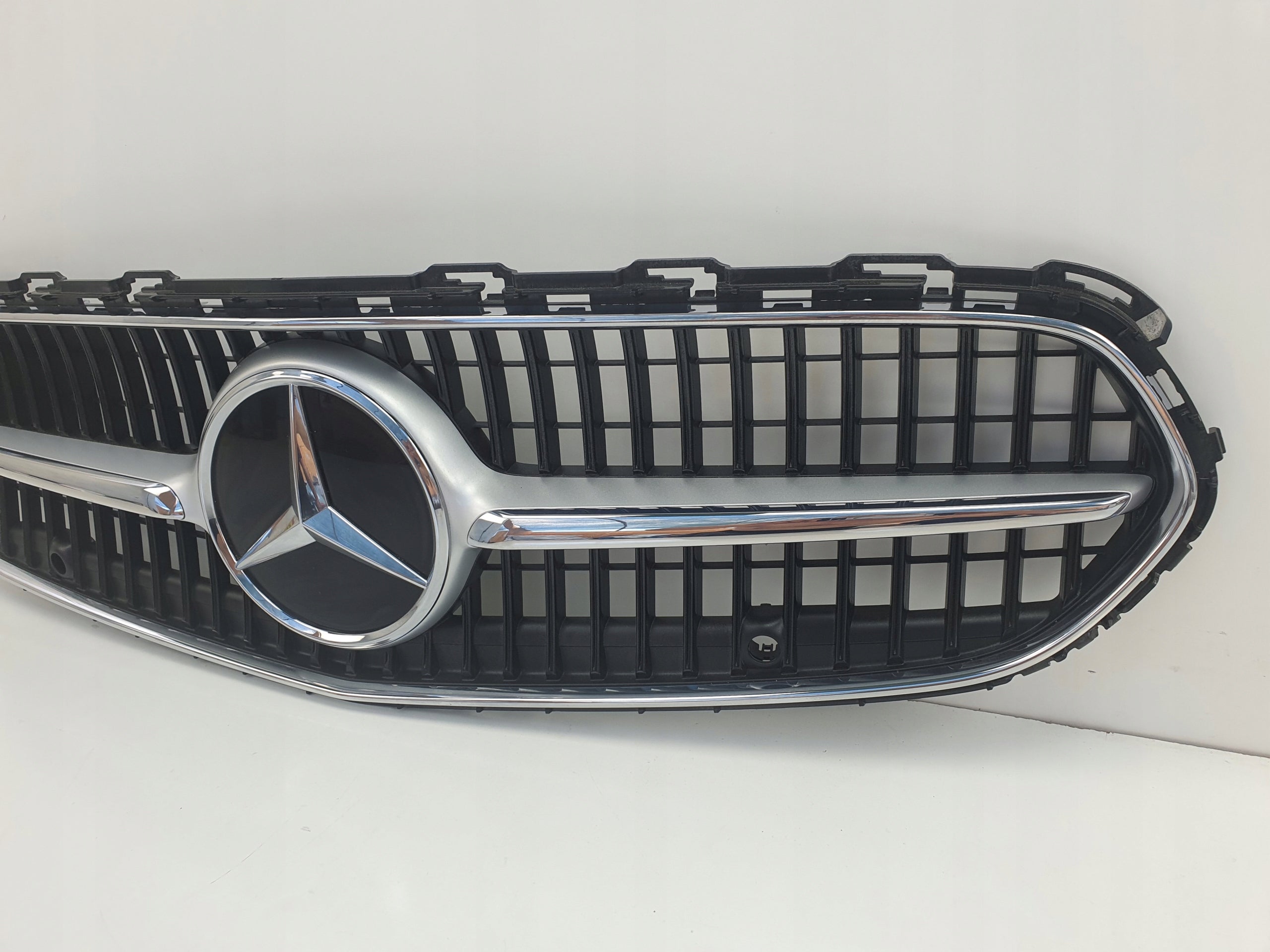 Kühlergrill Mercedes A206 FRONTGRILL A2068883800 Kühlergitter