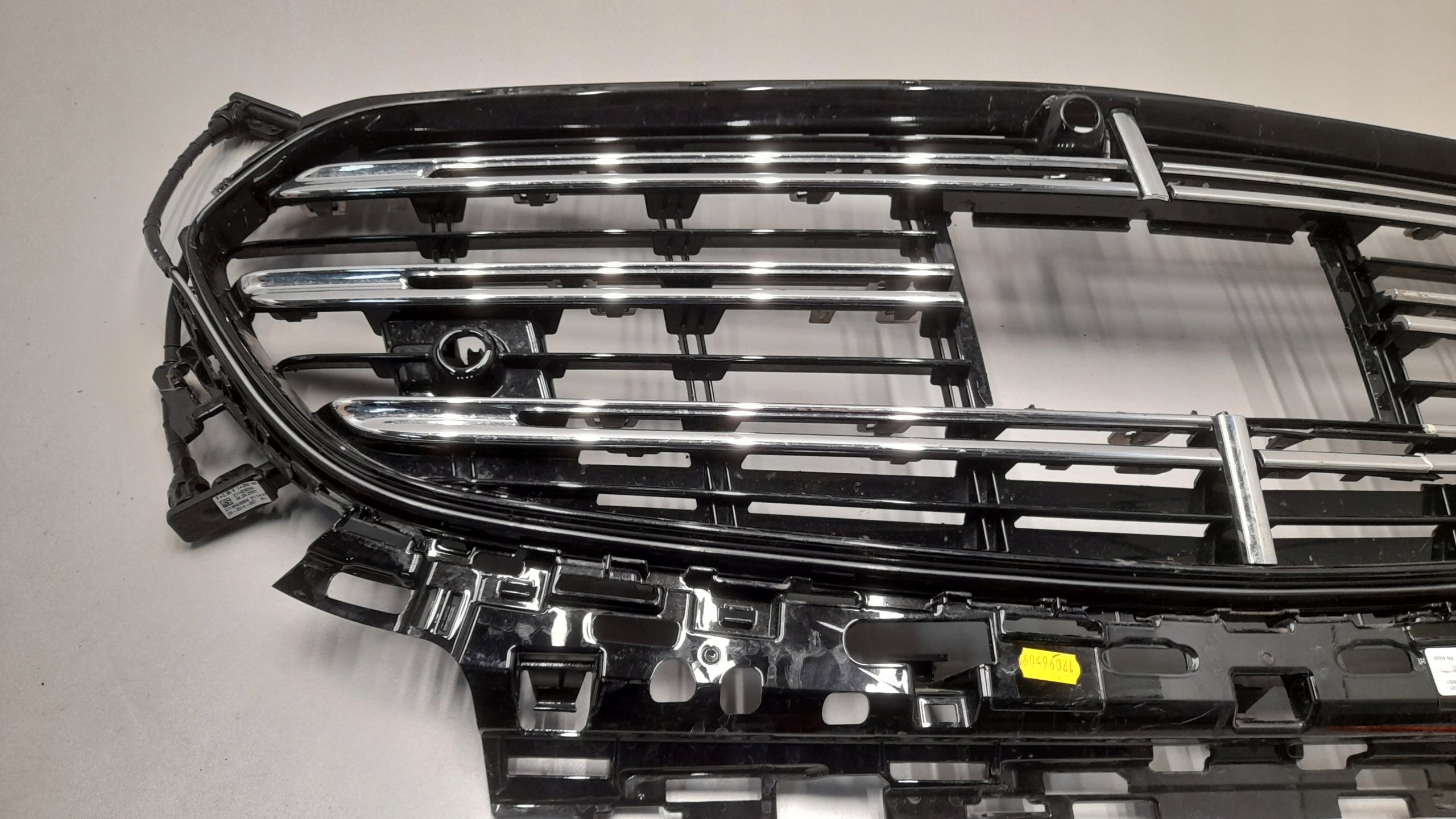 Kühlergrill Mercedes W214 A214 FRONTGRILL A2148804801 Kühlergitter