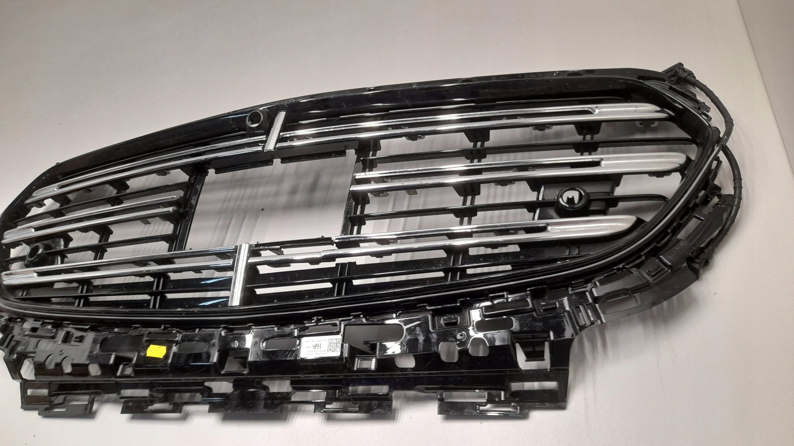 Kühlergrill Mercedes W214 A214 FRONTGRILL A2148804801 Kühlergitter