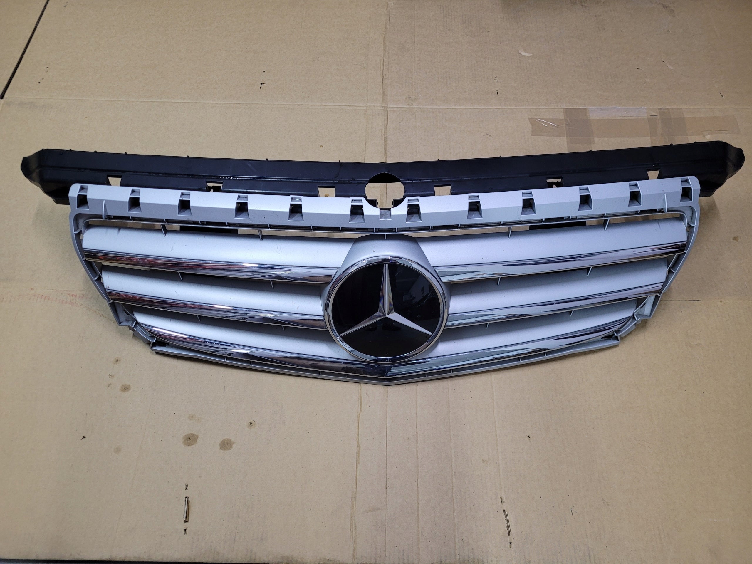  Kühlergrill Mercedes A246 FRONTGRILL A2468880160 Kühlergitter product image