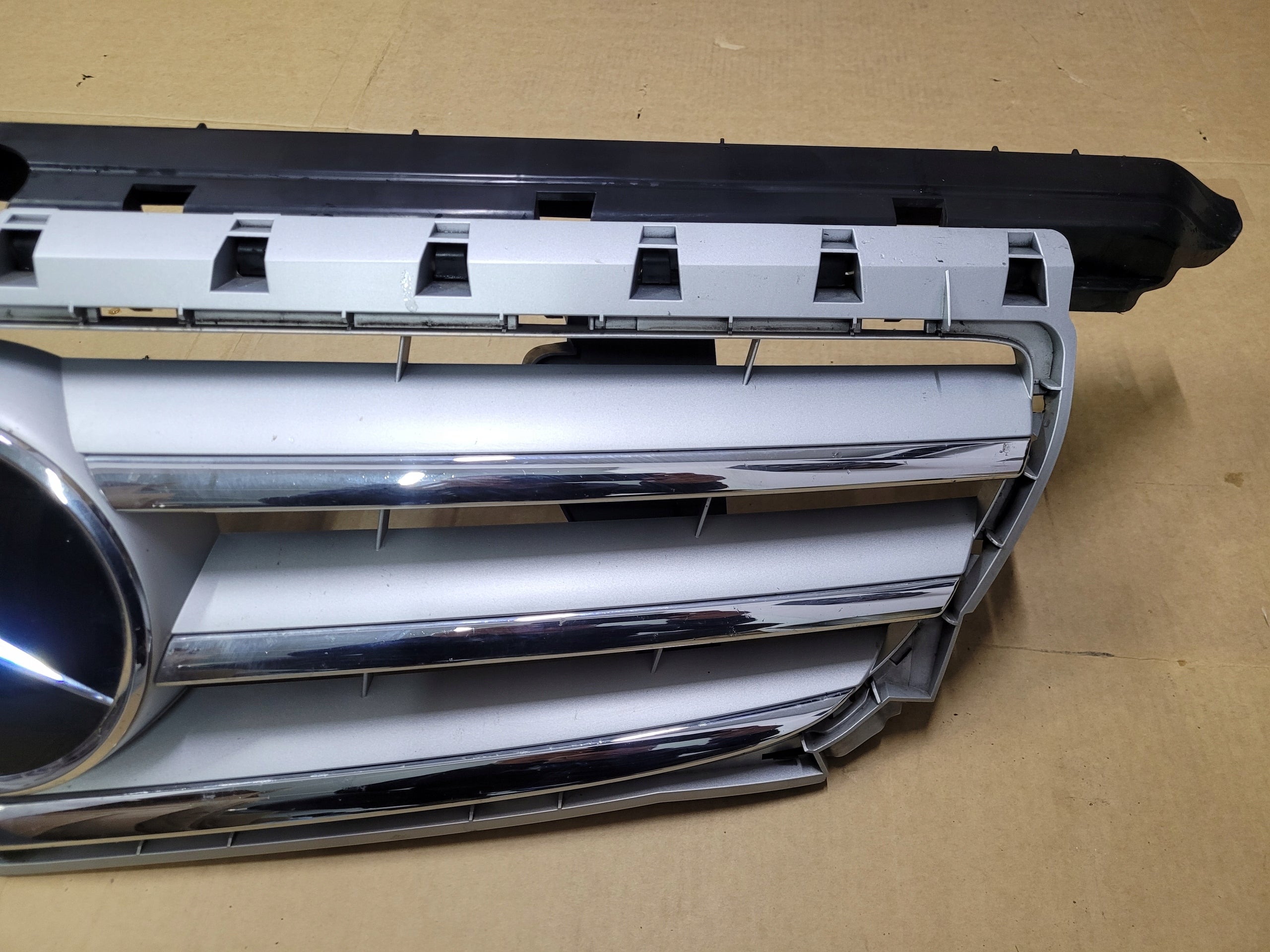 Kühlergrill Mercedes A246 FRONTGRILL A2468880160 Kühlergitter