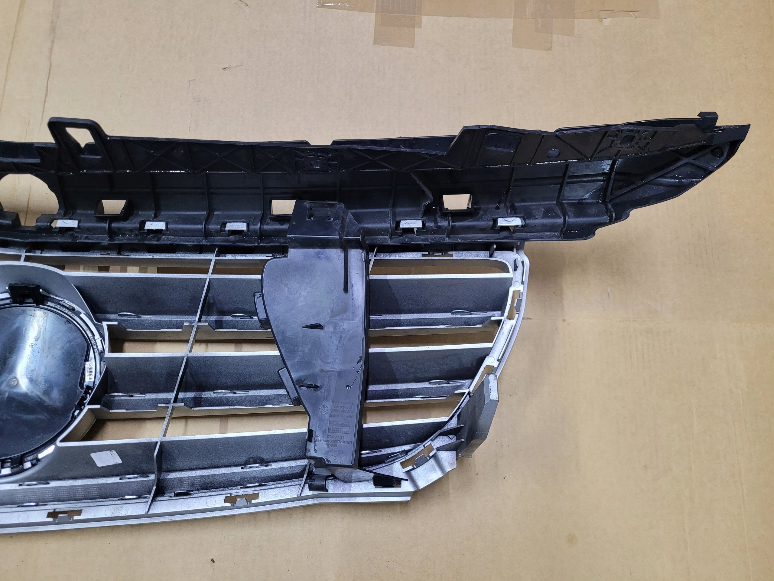 Kühlergrill Mercedes A246 FRONTGRILL A2468880160 Kühlergitter