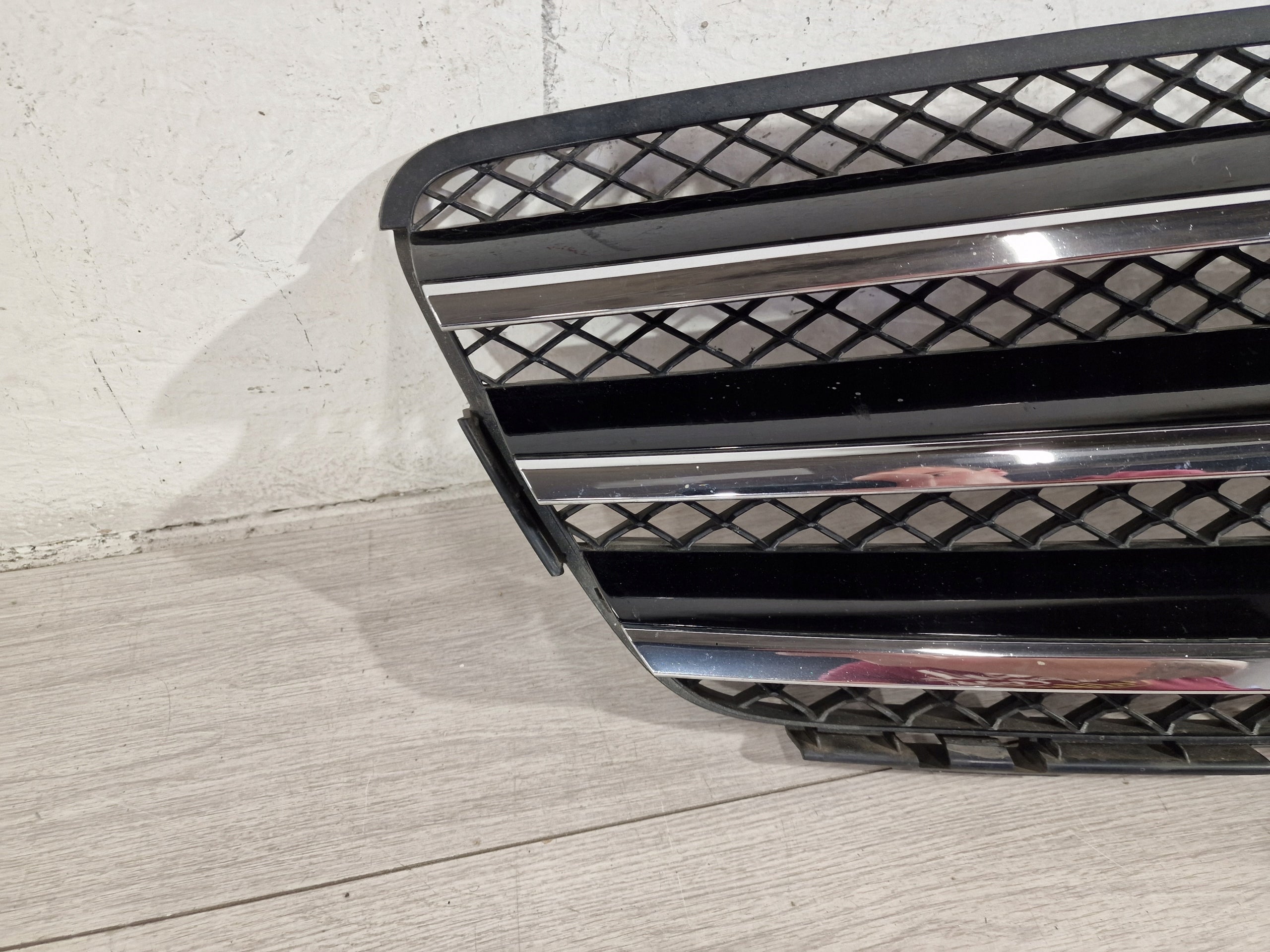 Kühlergrill Mercedes W251 FRONTGRILL A2518880060 Kühlergitter