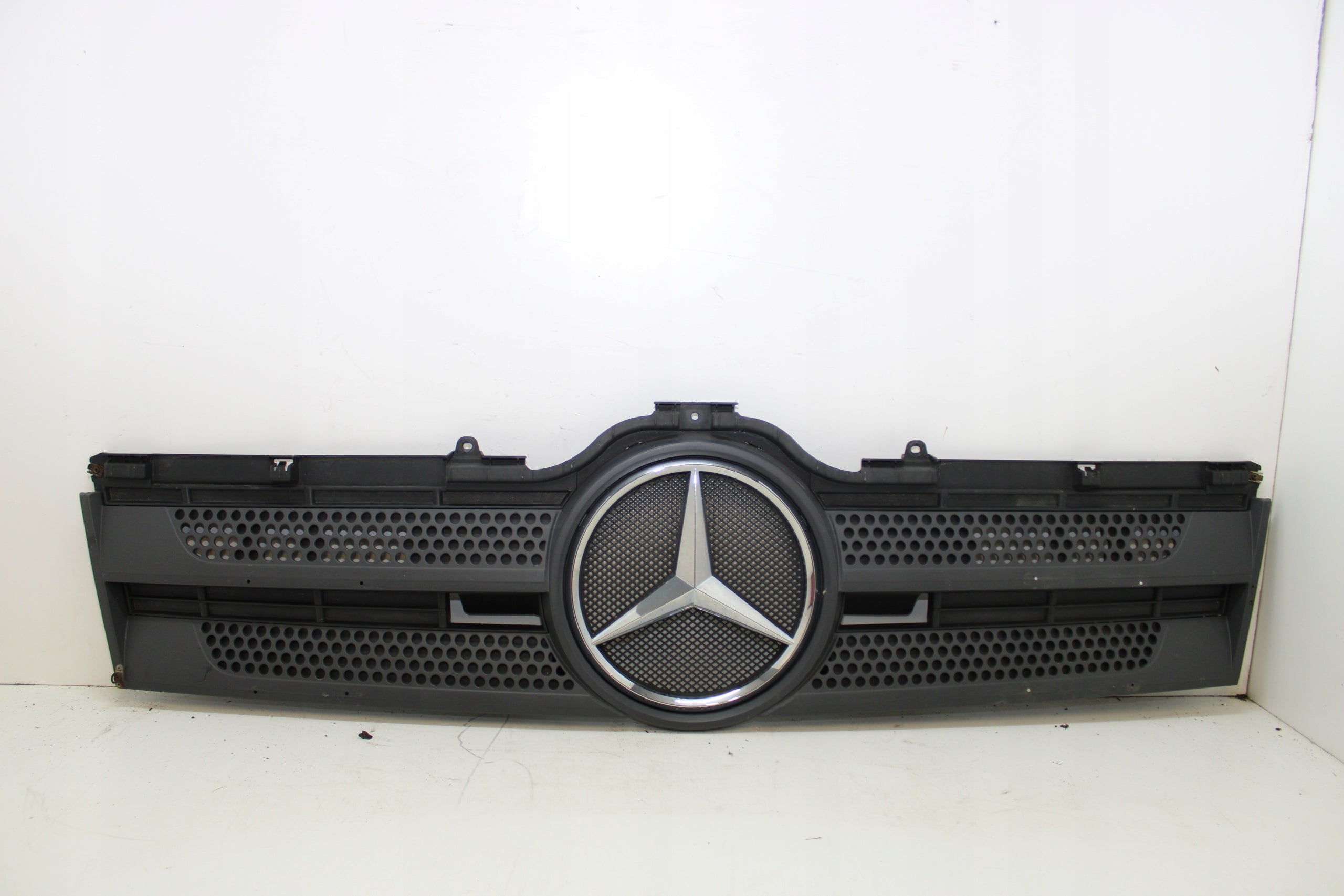  Kühlergrill Mercedes W960 FRONTGRILL A9607500618 Kühlergitter product image