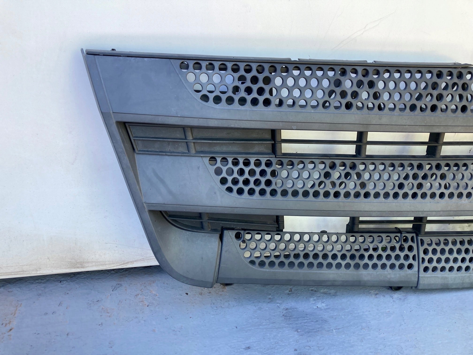 Kühlergrill Mercedes W961 FRONTGRILL A9618850253 Kühlergitter