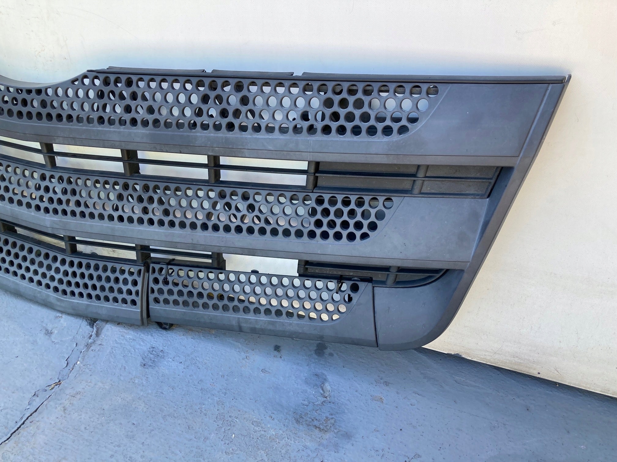 Kühlergrill Mercedes W961 FRONTGRILL A9618850253 Kühlergitter