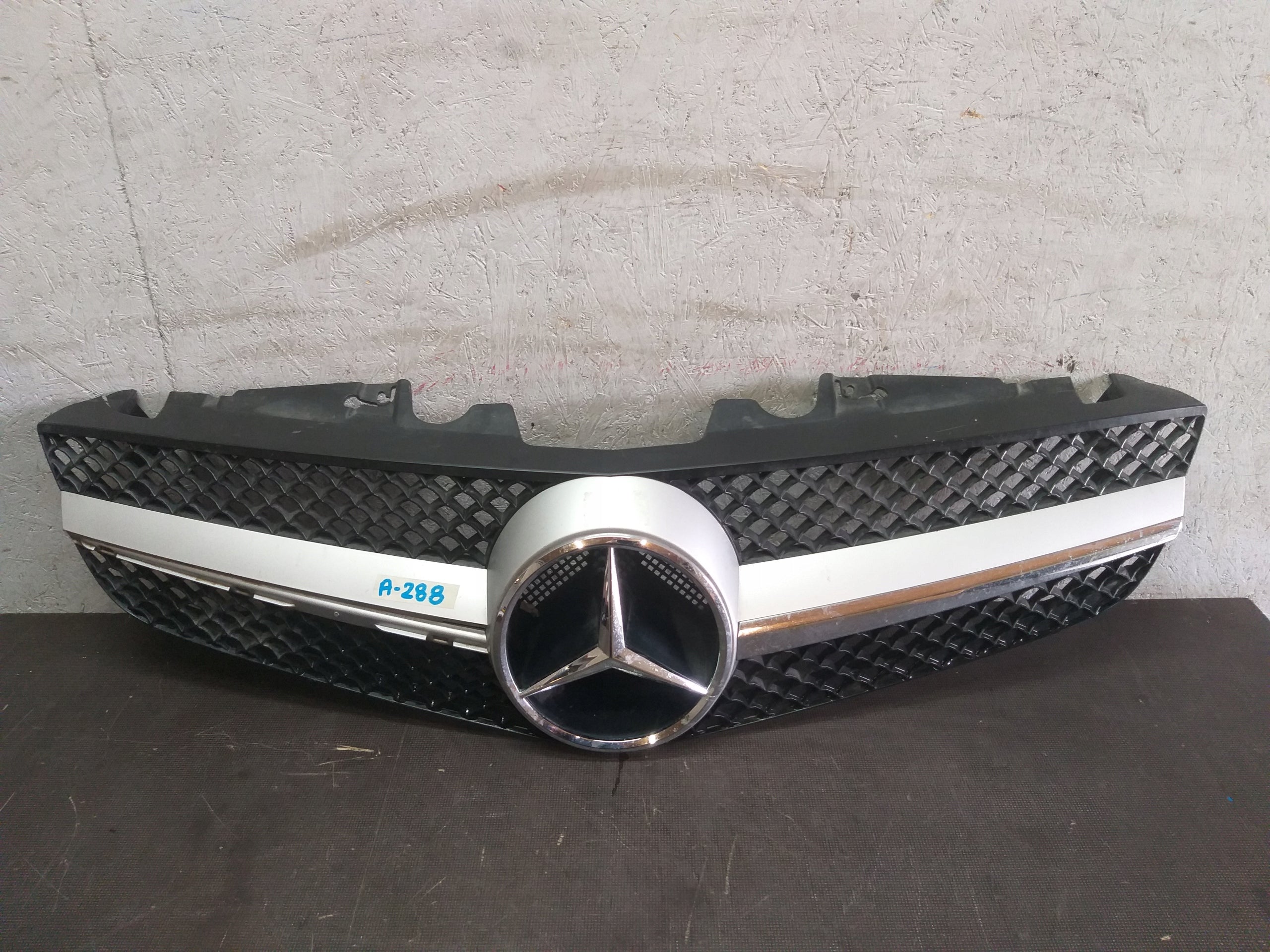 Kühlergrill Mercedes A230 SL W230 FRONTGRILL A2308802283 Kühlergitter