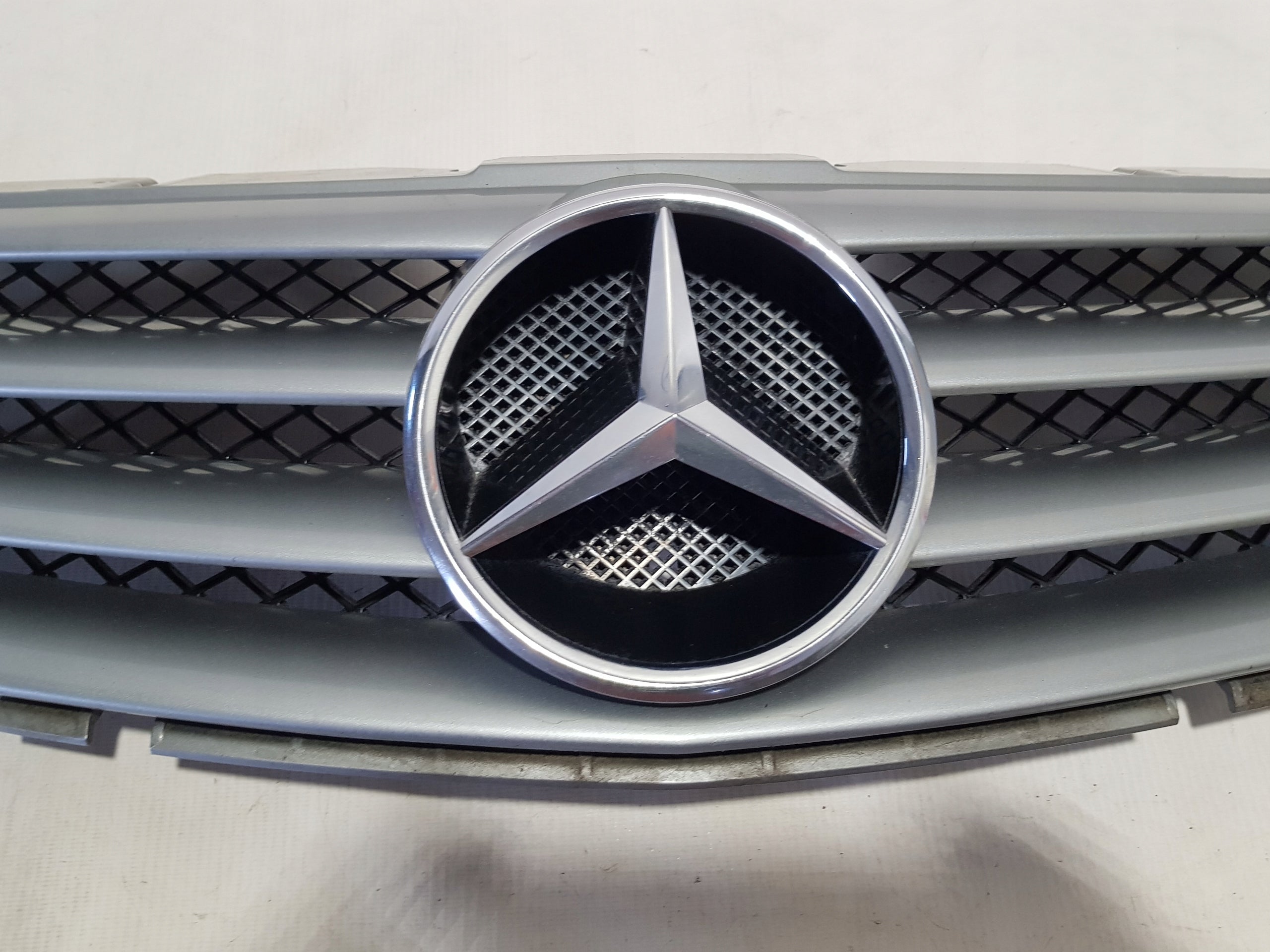 Kühlergrill Mercedes W230 A230 SL R230 FRONTGRILL A2302308800 Kühlergitter