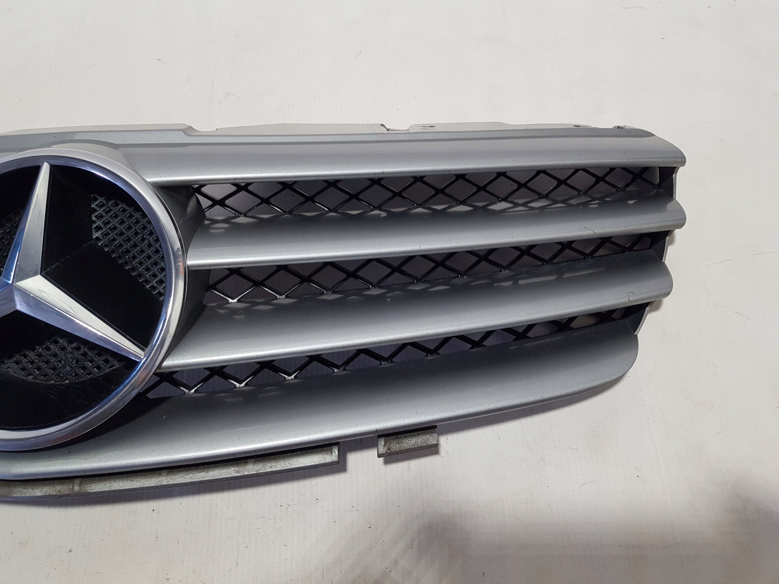 Kühlergrill Mercedes W230 A230 SL R230 FRONTGRILL A2302308800 Kühlergitter