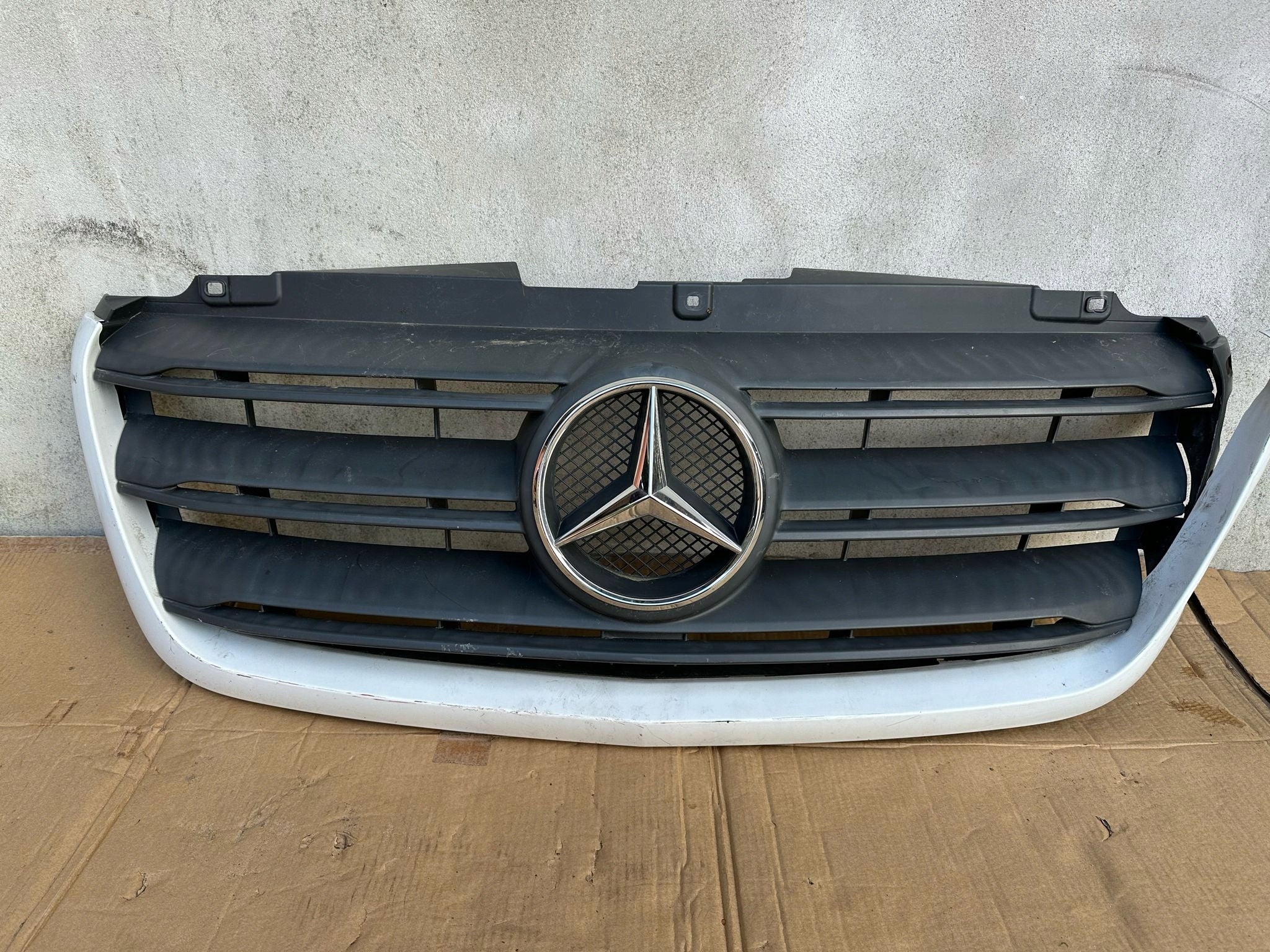 Kühlergrill Mercedes A910 SPRINTER W910 FRONTGRILL A9108852800 Kühlergitter