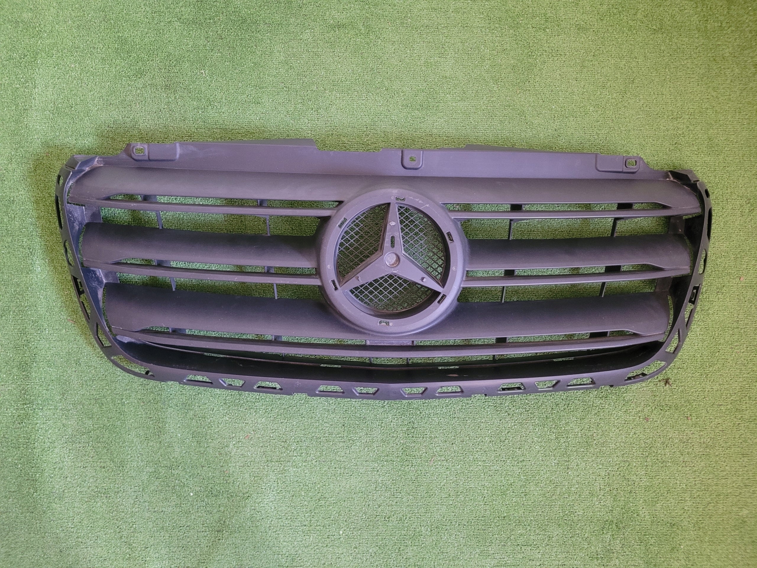  Kühlergrill Mercedes W910 SPRINTER W907 A910 FRONTGRILL A9108852800 Kühlergitter product image