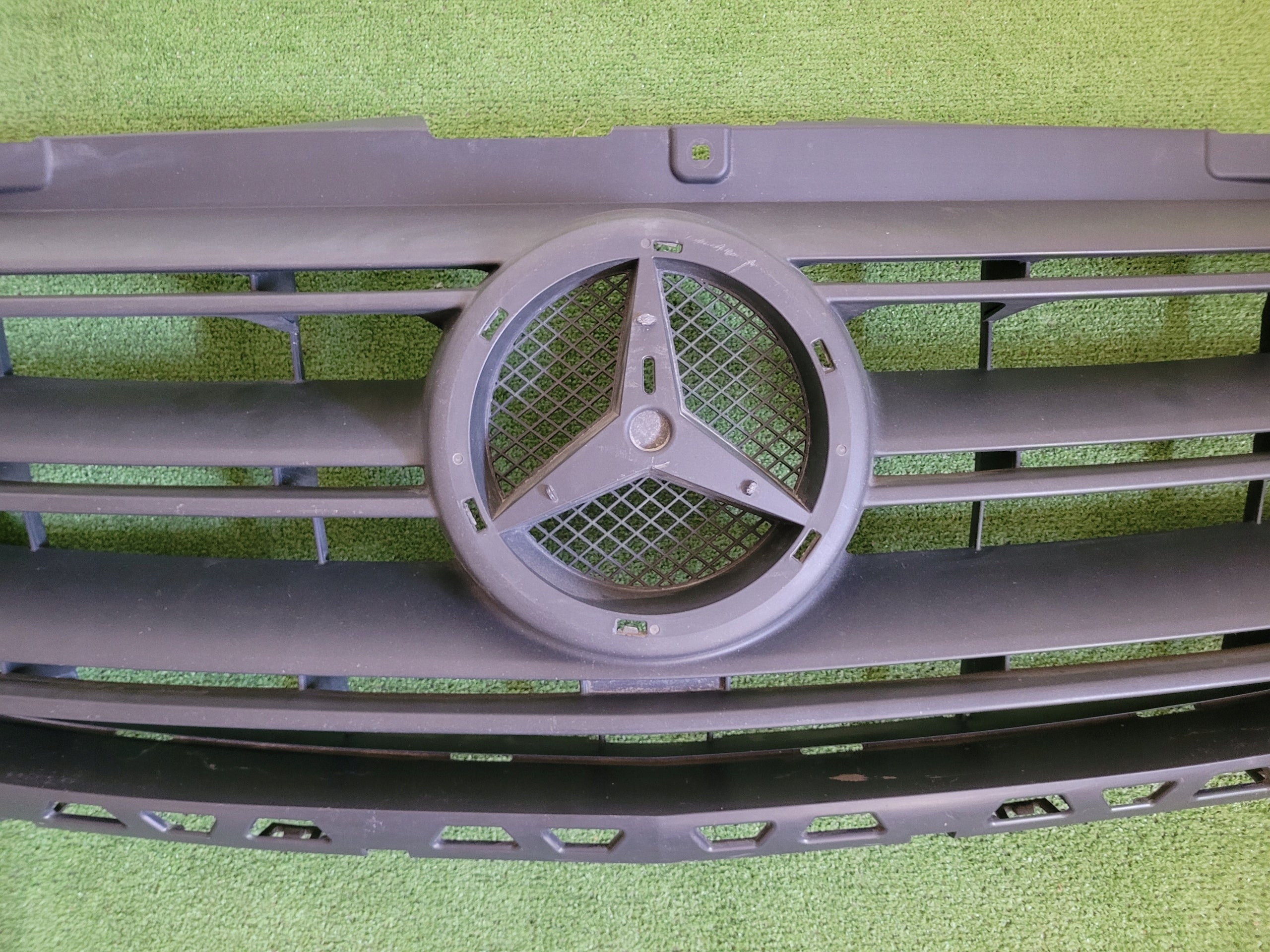 Kühlergrill Mercedes W910 SPRINTER W907 A910 FRONTGRILL A9108852800 Kühlergitter