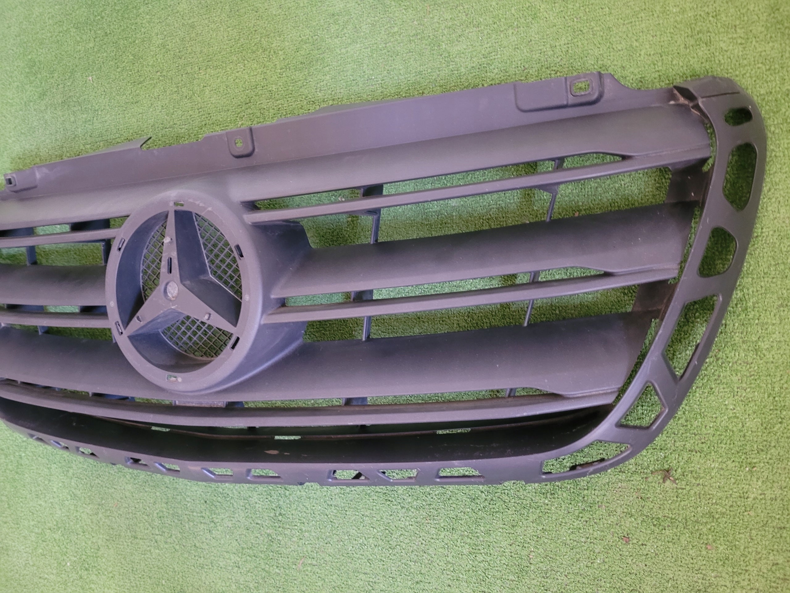 Kühlergrill Mercedes W910 SPRINTER W907 A910 FRONTGRILL A9108852800 Kühlergitter