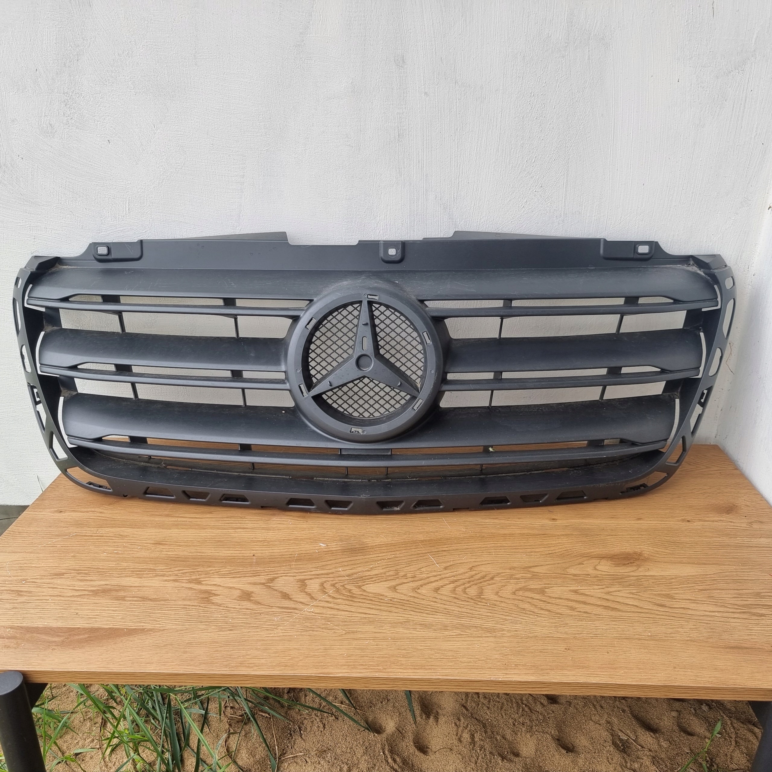  Kühlergrill Mercedes SPRINTER W907 A910 W910 FRONTGRILL A9108852800 Kühlergitter product image