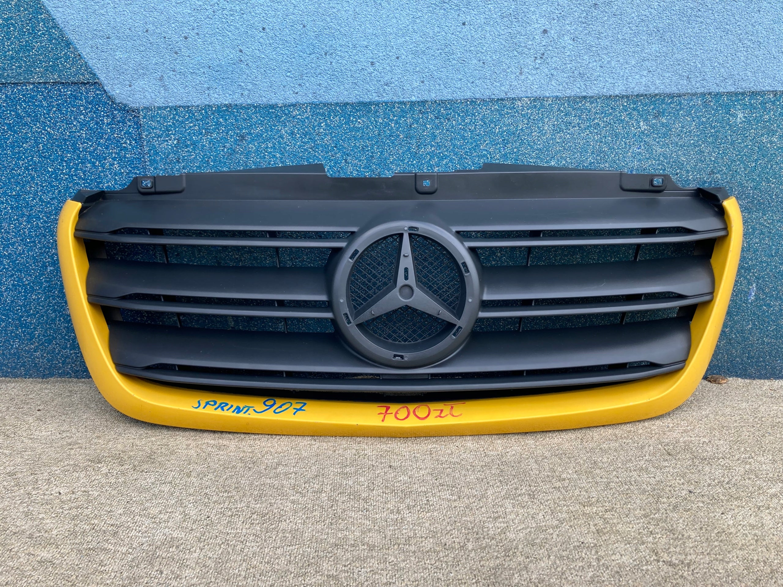  Kühlergrill Mercedes SPRINTER 907 FRONTGRILL A9108852800 Kühlergitter product image