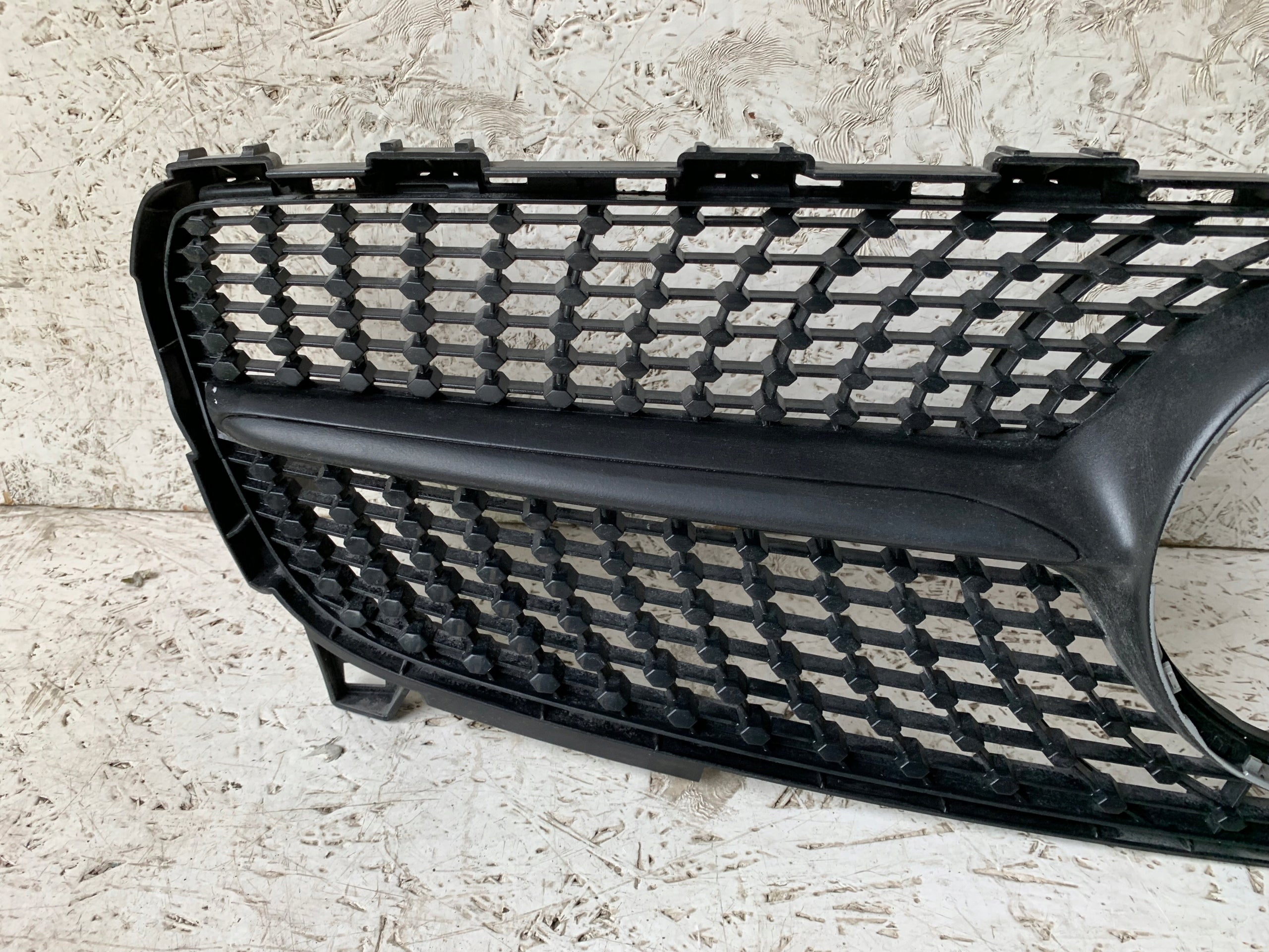 Kühlergrill Mercedes A176 FRONTGRILL A1768881760 Kühlergitter