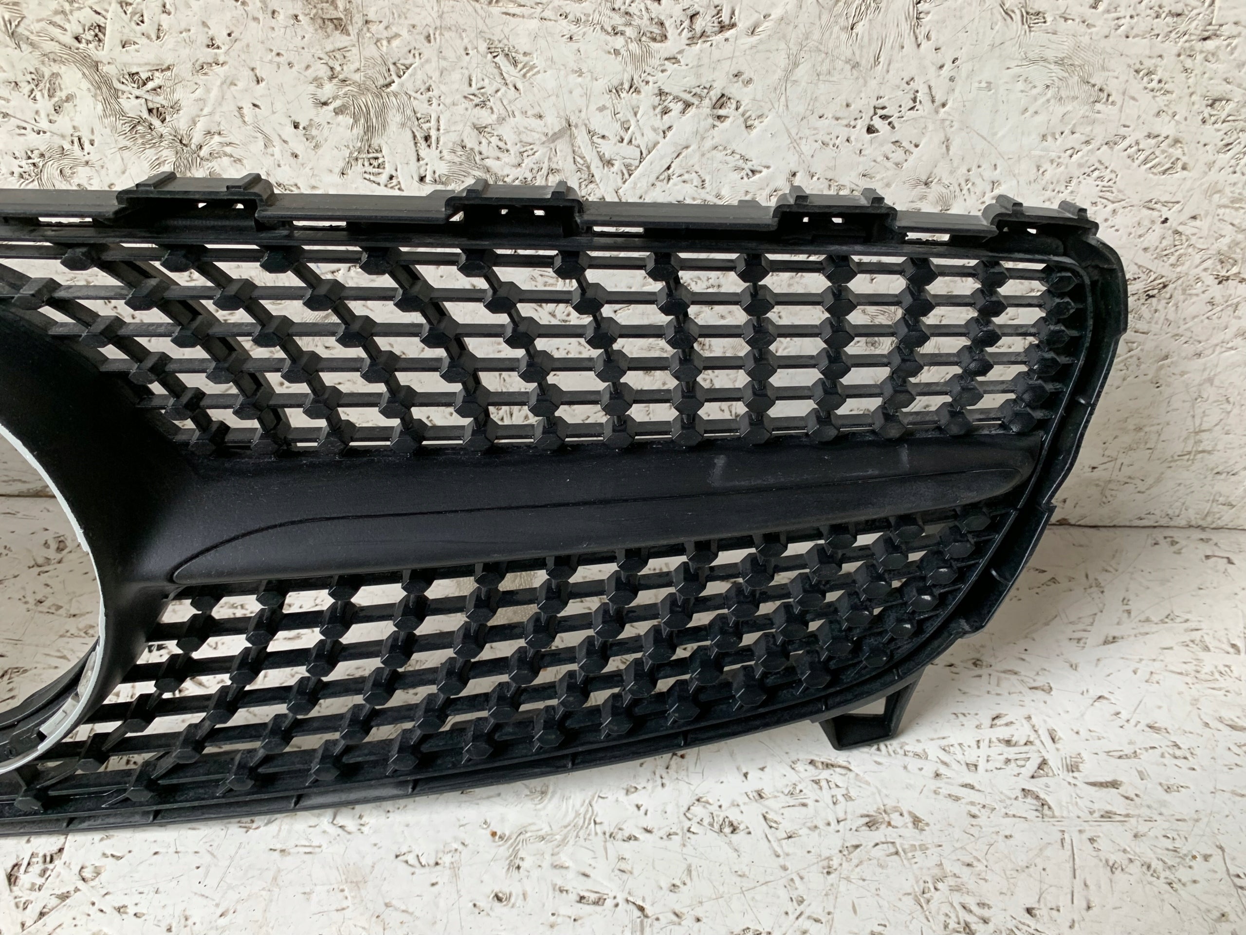 Kühlergrill Mercedes A176 FRONTGRILL A1768881760 Kühlergitter