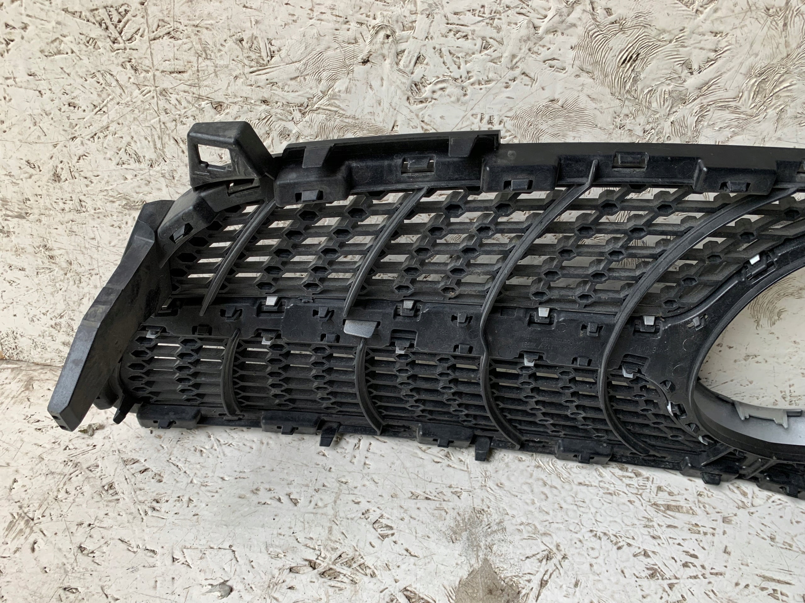 Kühlergrill Mercedes A176 FRONTGRILL A1768881760 Kühlergitter