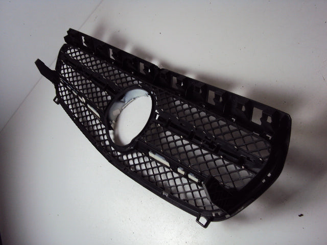 Kühlergrill Mercedes A176 FRONTGRILL A1768880260 Kühlergitter