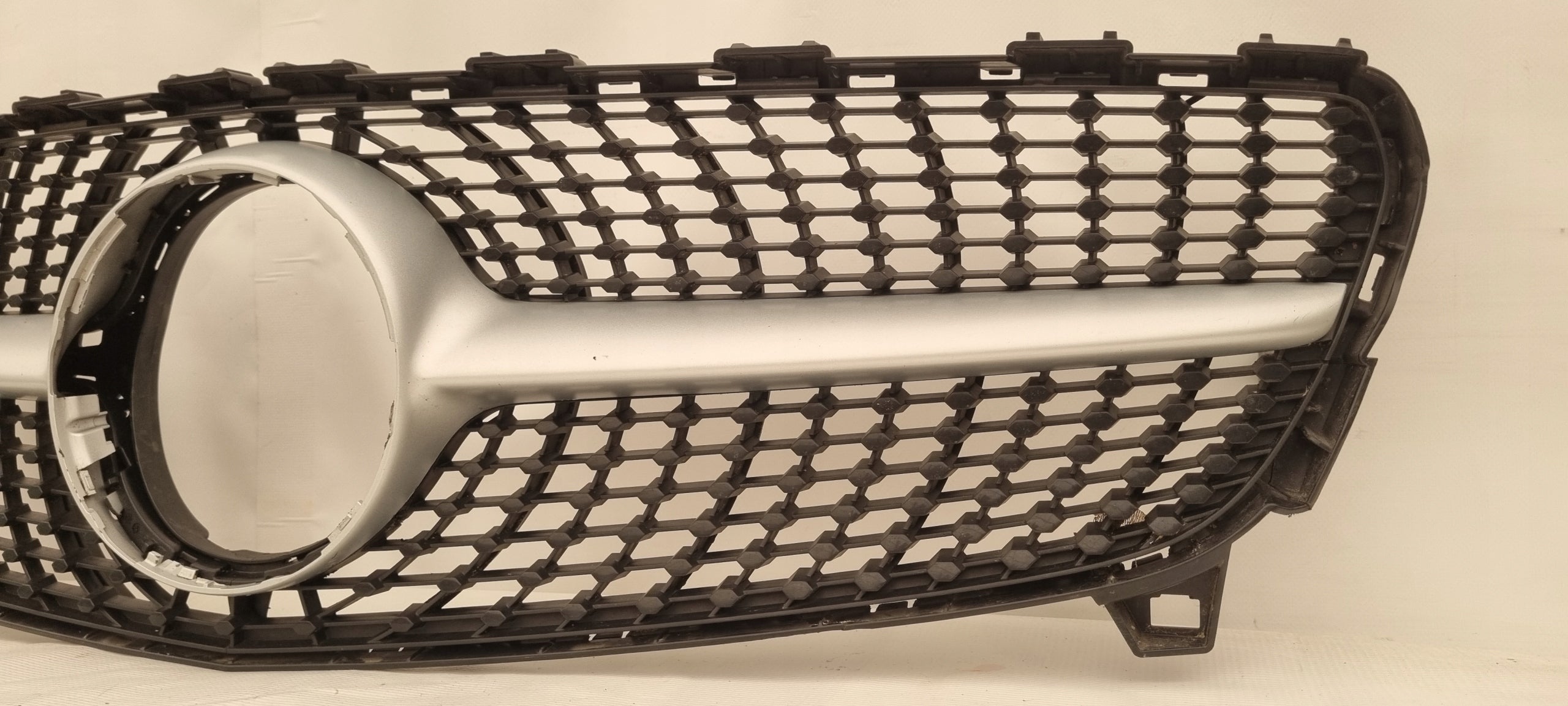 Kühlergrill Mercedes A176 FRONTGRILL A1768881760 Kühlergitter