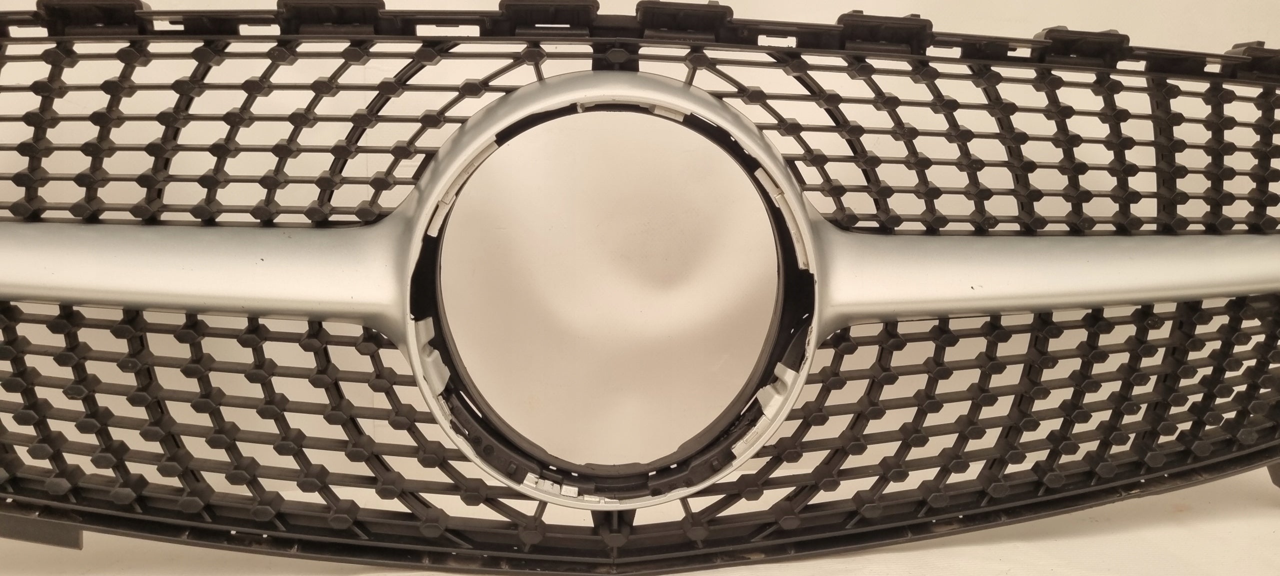 Kühlergrill Mercedes A176 FRONTGRILL A1768881760 Kühlergitter