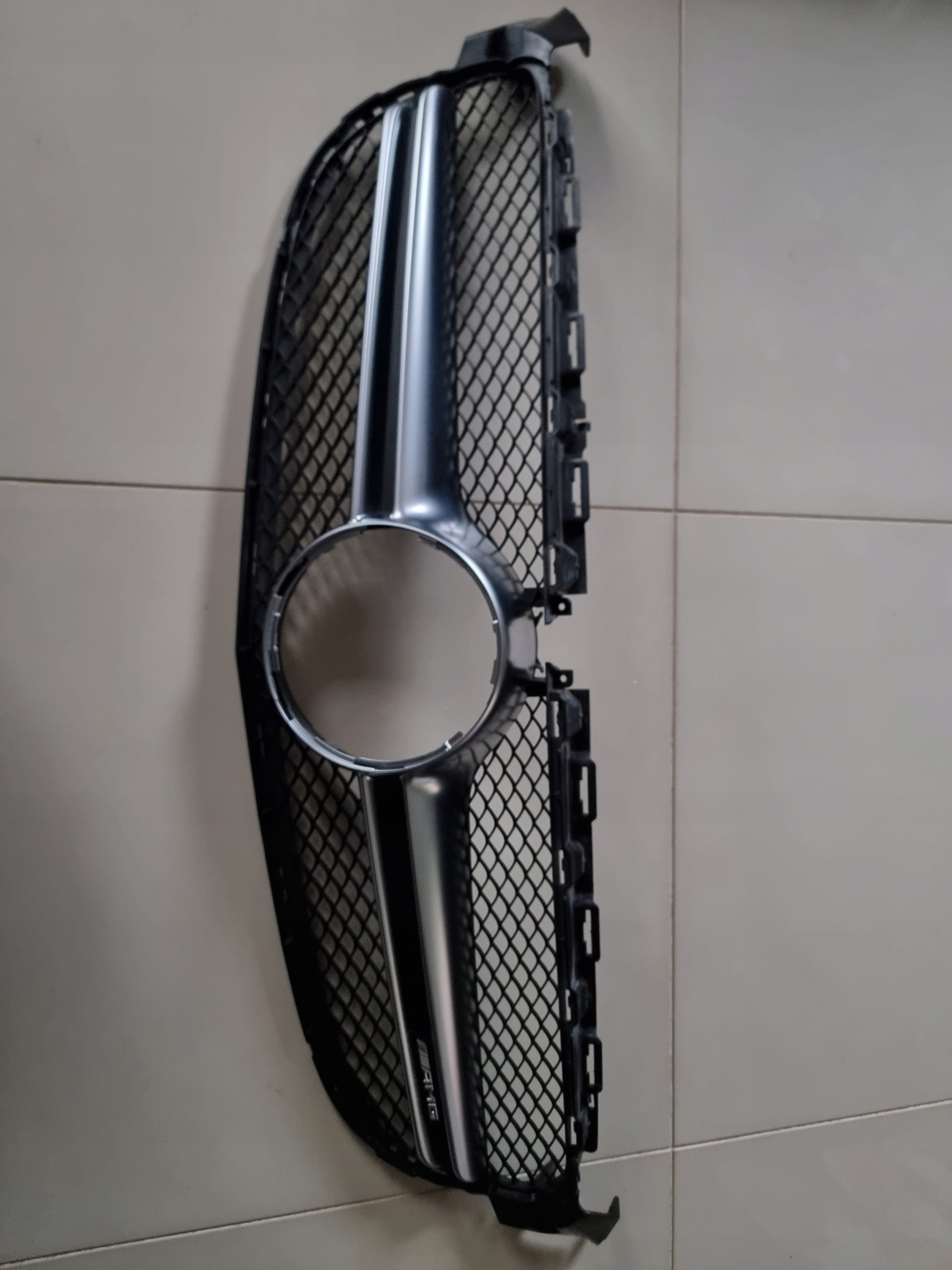 Kühlergrill Mercedes A205 FRONTGRILL A2058880523 Kühlergitter