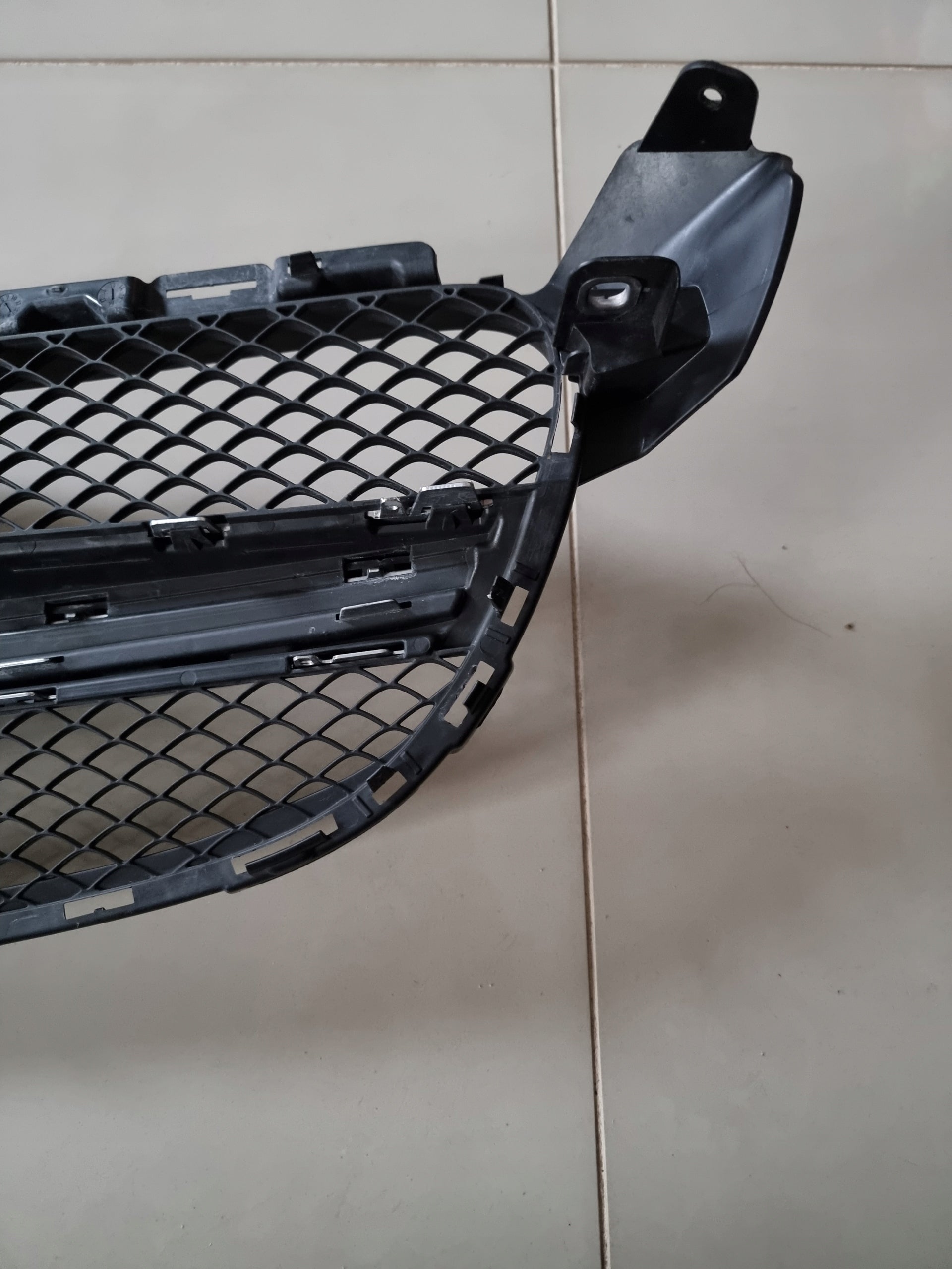 Kühlergrill Mercedes A205 FRONTGRILL A2058880523 Kühlergitter