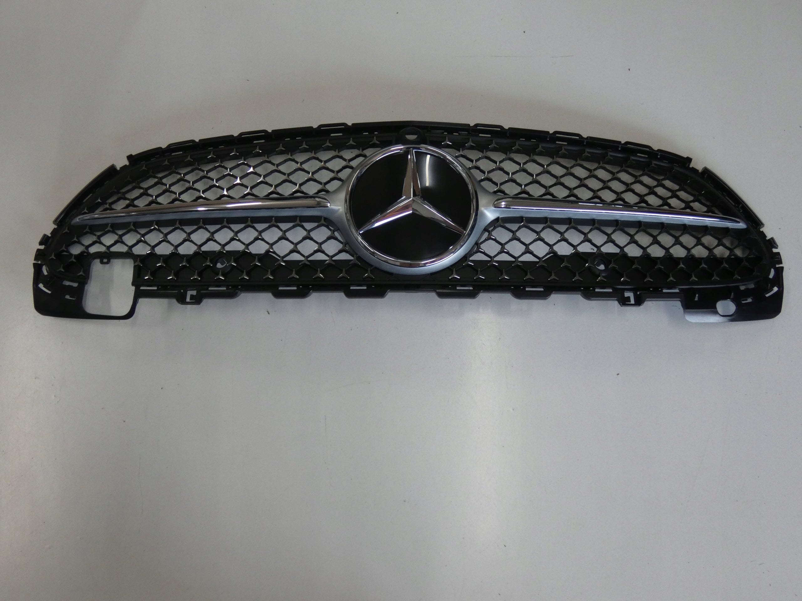 Kühlergrill Mercedes A206 W206 FRONTGRILL A2068882100 Kühlergitter