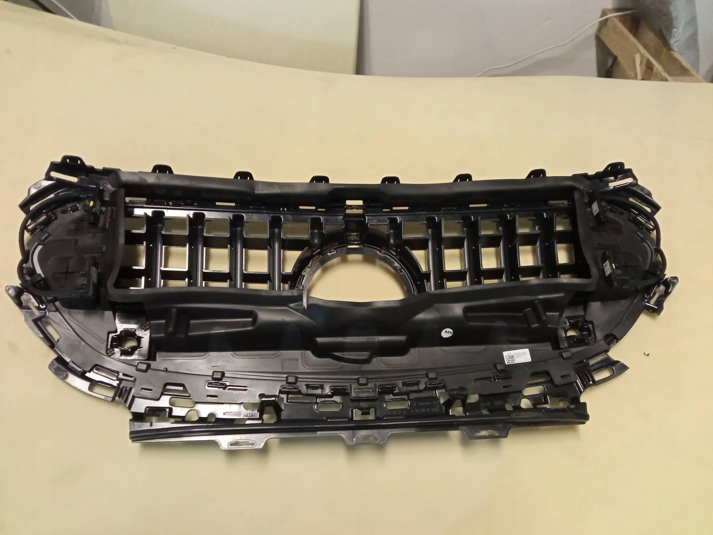 Kühlergrill Mercedes W214 FRONTGRILL A2148806502 Kühlergitter