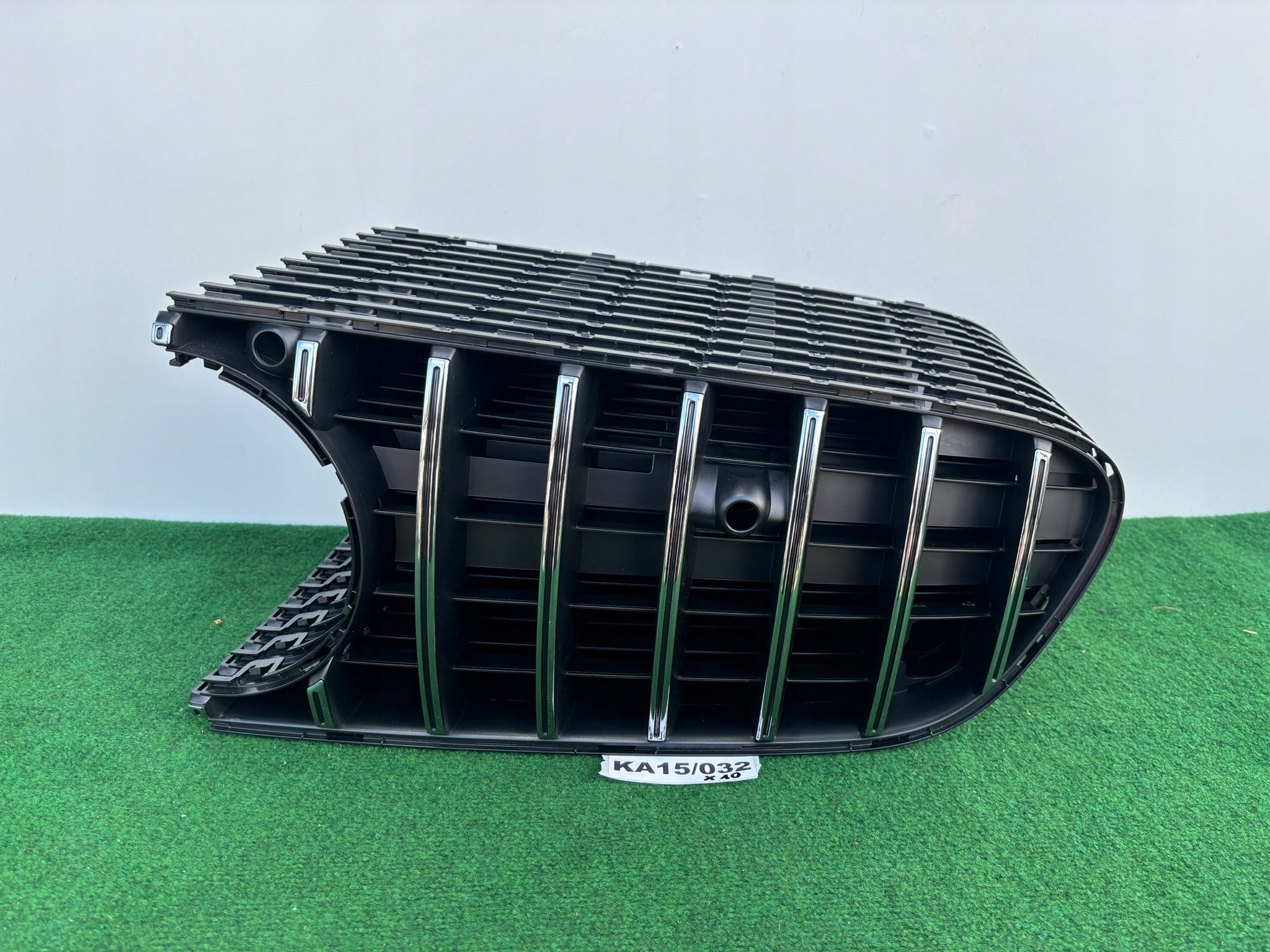 Kühlergrill Mercedes W190 FRONTGRILL A1908855002 Kühlergitter