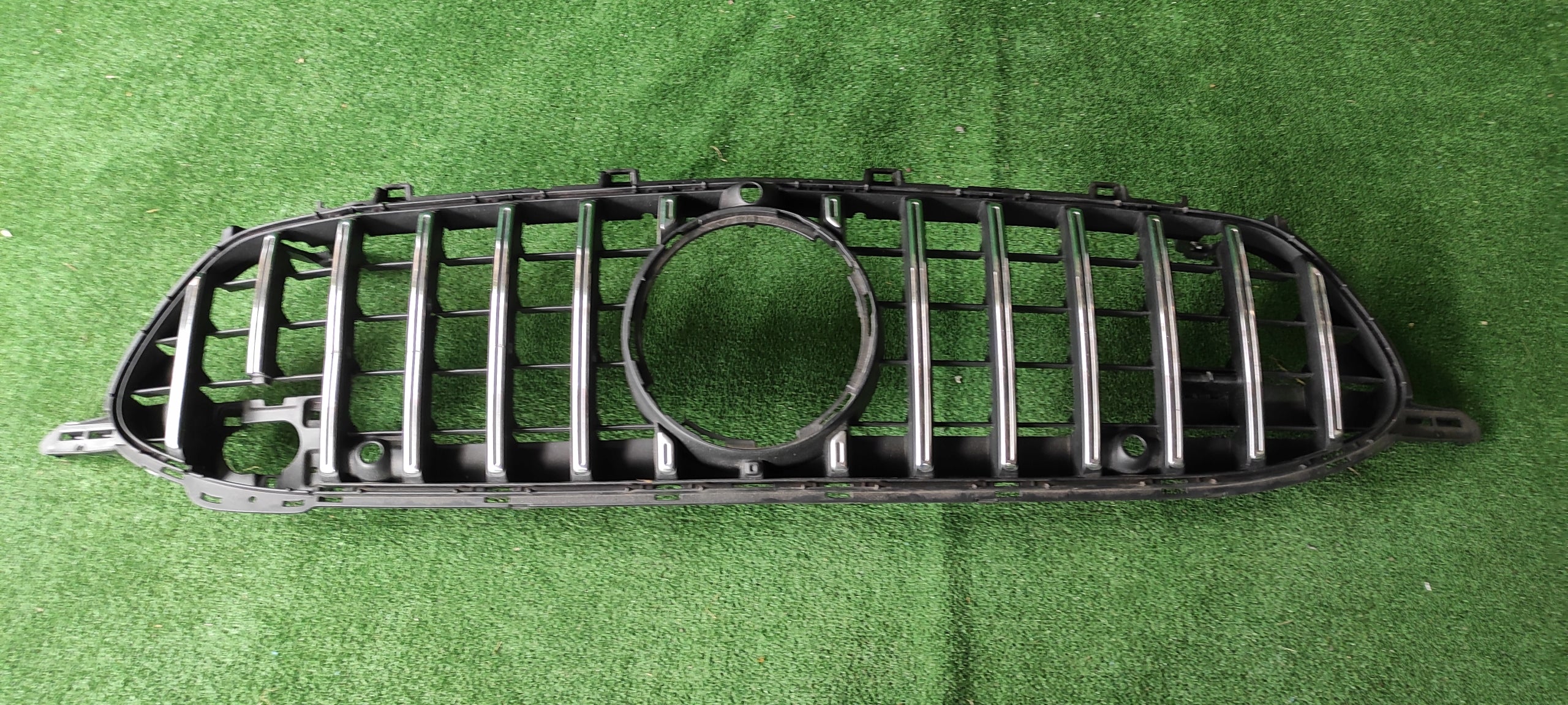 Kühlergrill Mercedes A290 FRONTGRILL A2908859300 Kühlergitter