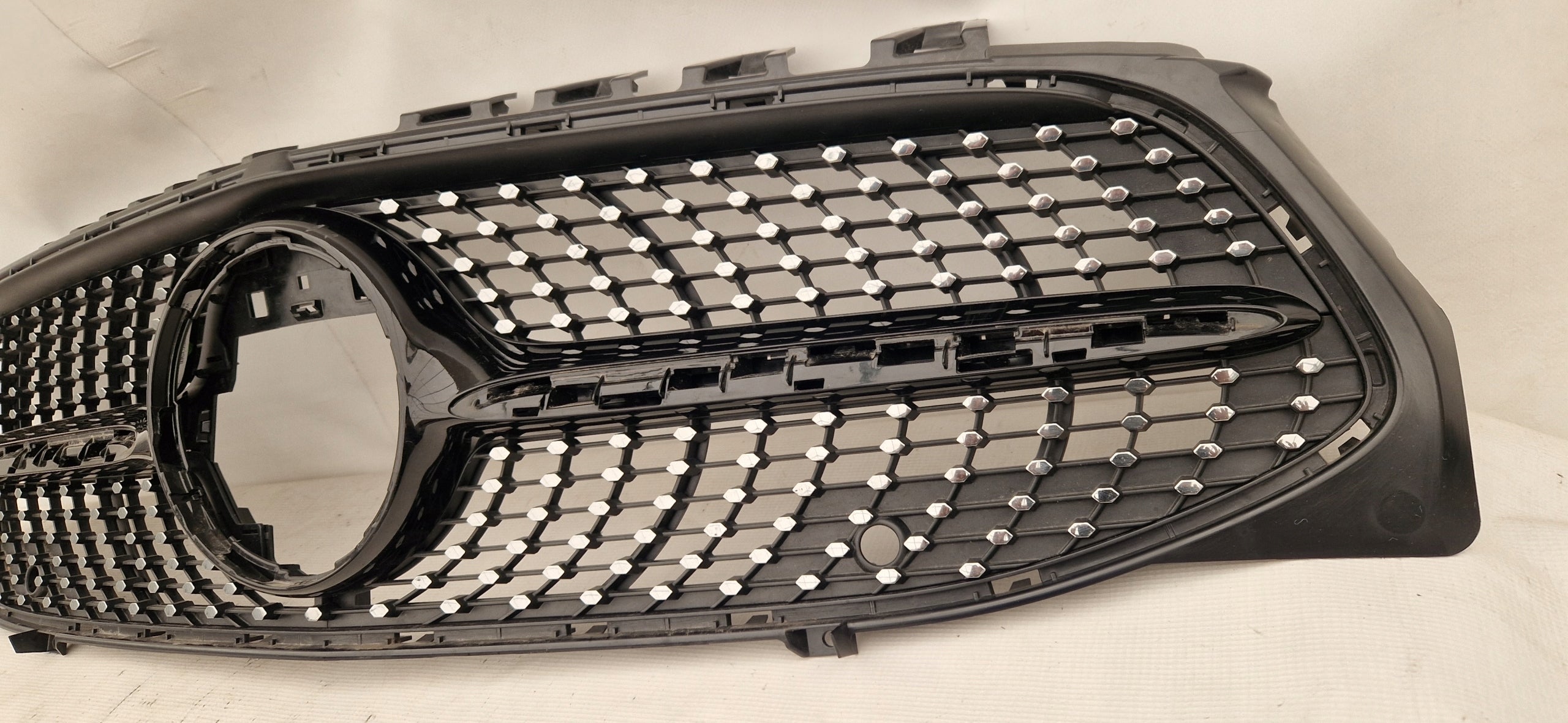 Kühlergrill Mercedes CLA 118 FRONTGRILL A1188880000 Kühlergitter