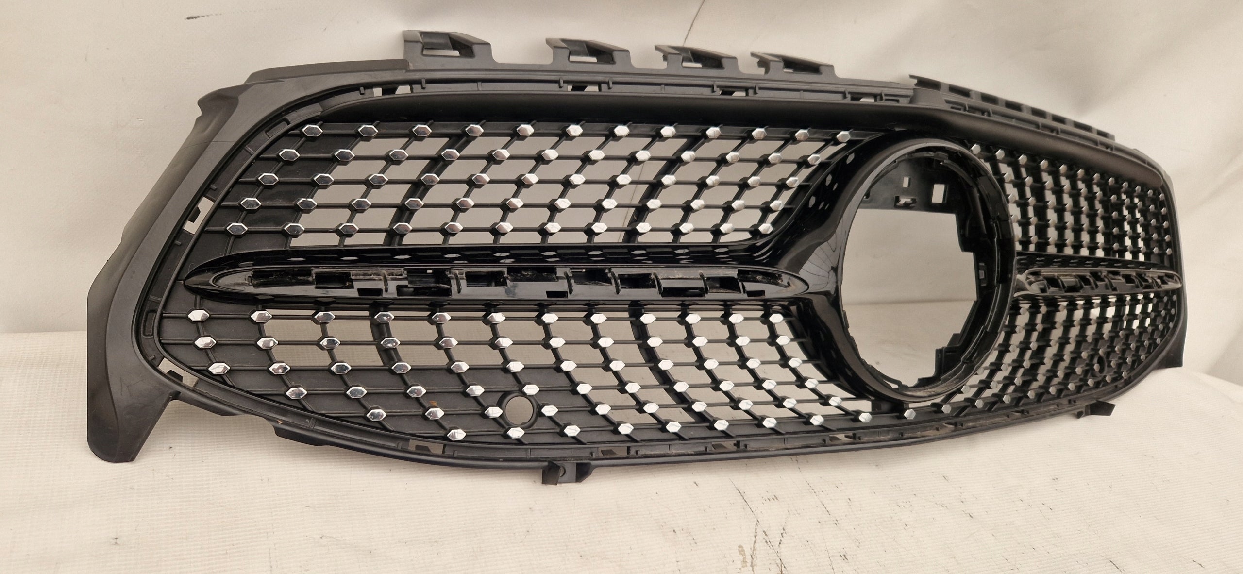 Kühlergrill Mercedes CLA 118 FRONTGRILL A1188880000 Kühlergitter