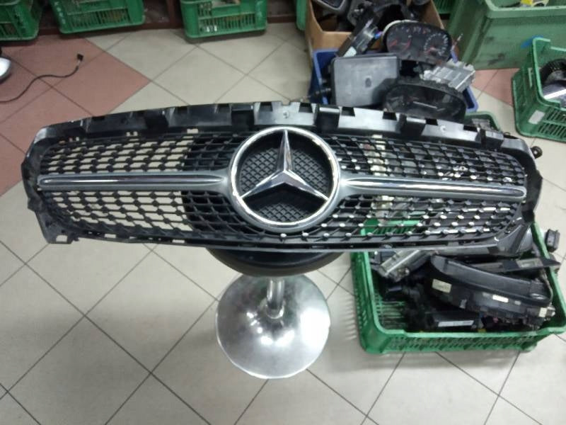 Kühlergrill Mercedes A117 FRONTGRILL A1178881160 Kühlergitter