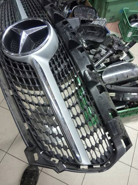 Kühlergrill Mercedes A117 FRONTGRILL A1178881160 Kühlergitter