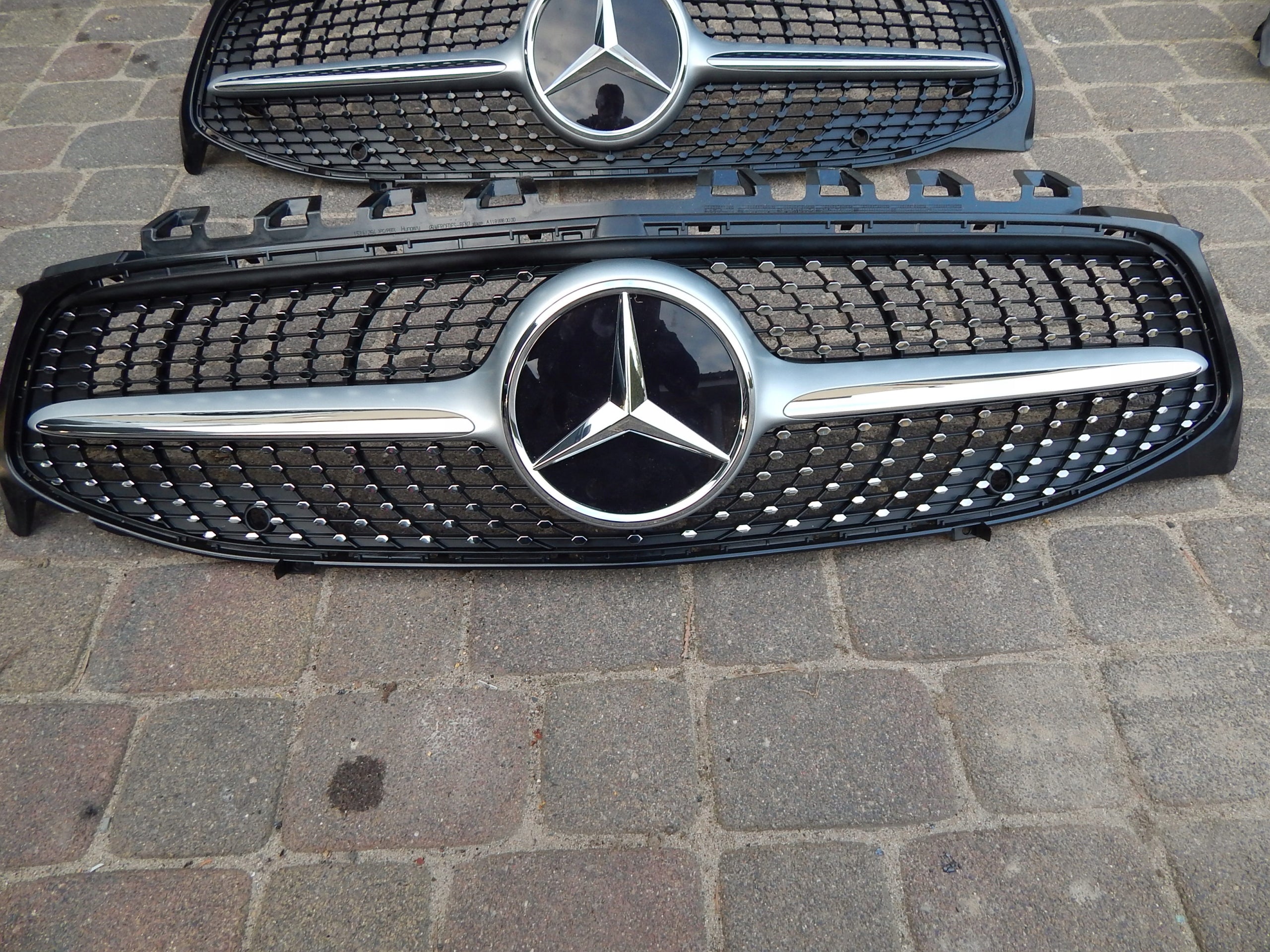 Kühlergrill Mercedes CLA A118 FRONTGRILL Kühlergitter