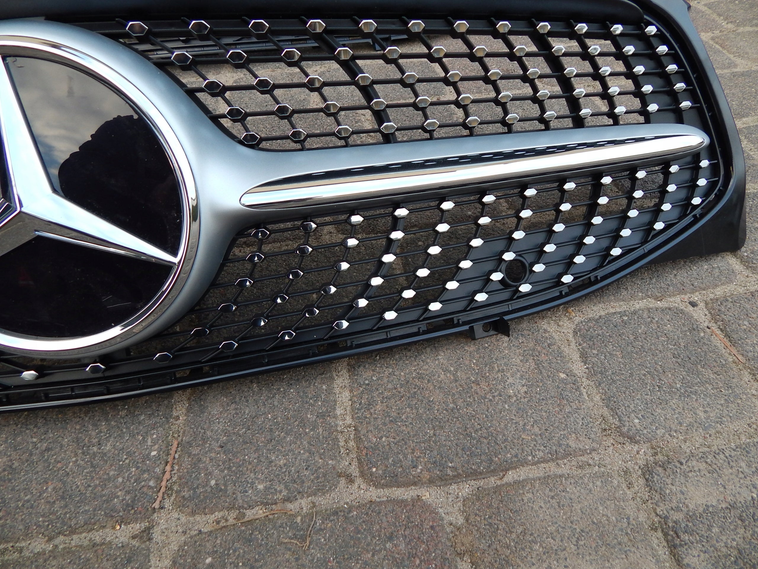 Kühlergrill Mercedes CLA A118 FRONTGRILL Kühlergitter